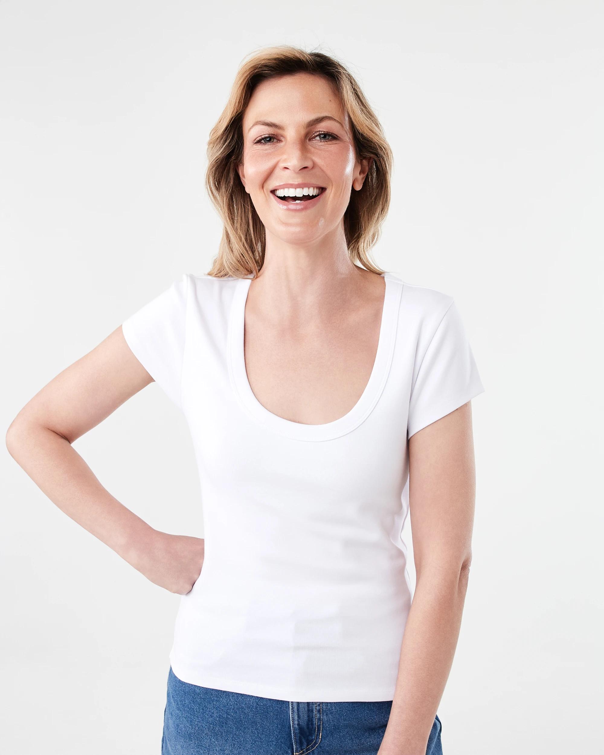 1 Short Sleeve Elevated Scoop Neck T-shirt White, 1 of 5