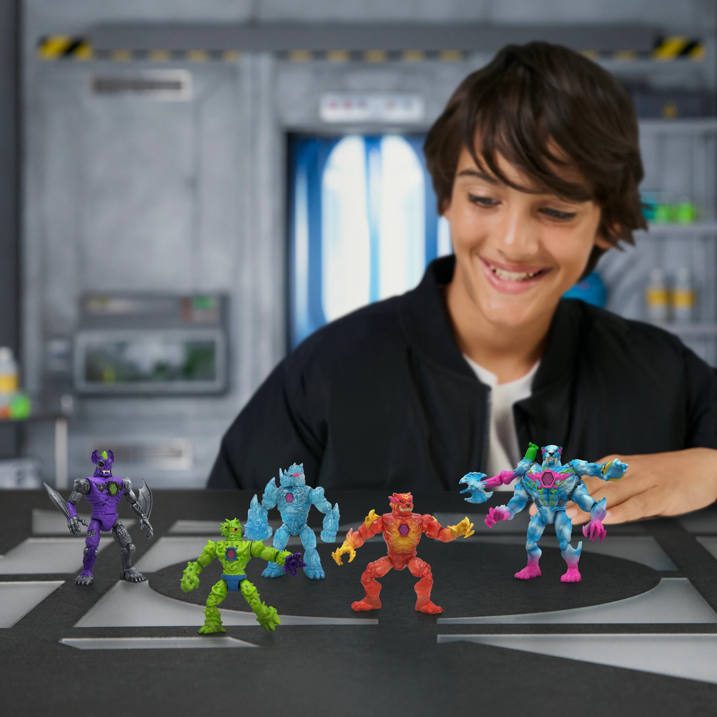 10 MrBeast Lab Hybrids 5 Mix & Match Figures Mega Pack, 10 of 11