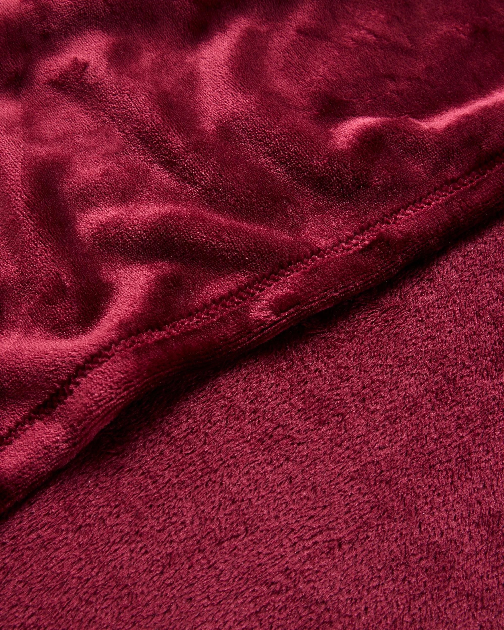 2 Target Ivy Super Soft Throw - Queen Bed - Red, 2 of 3