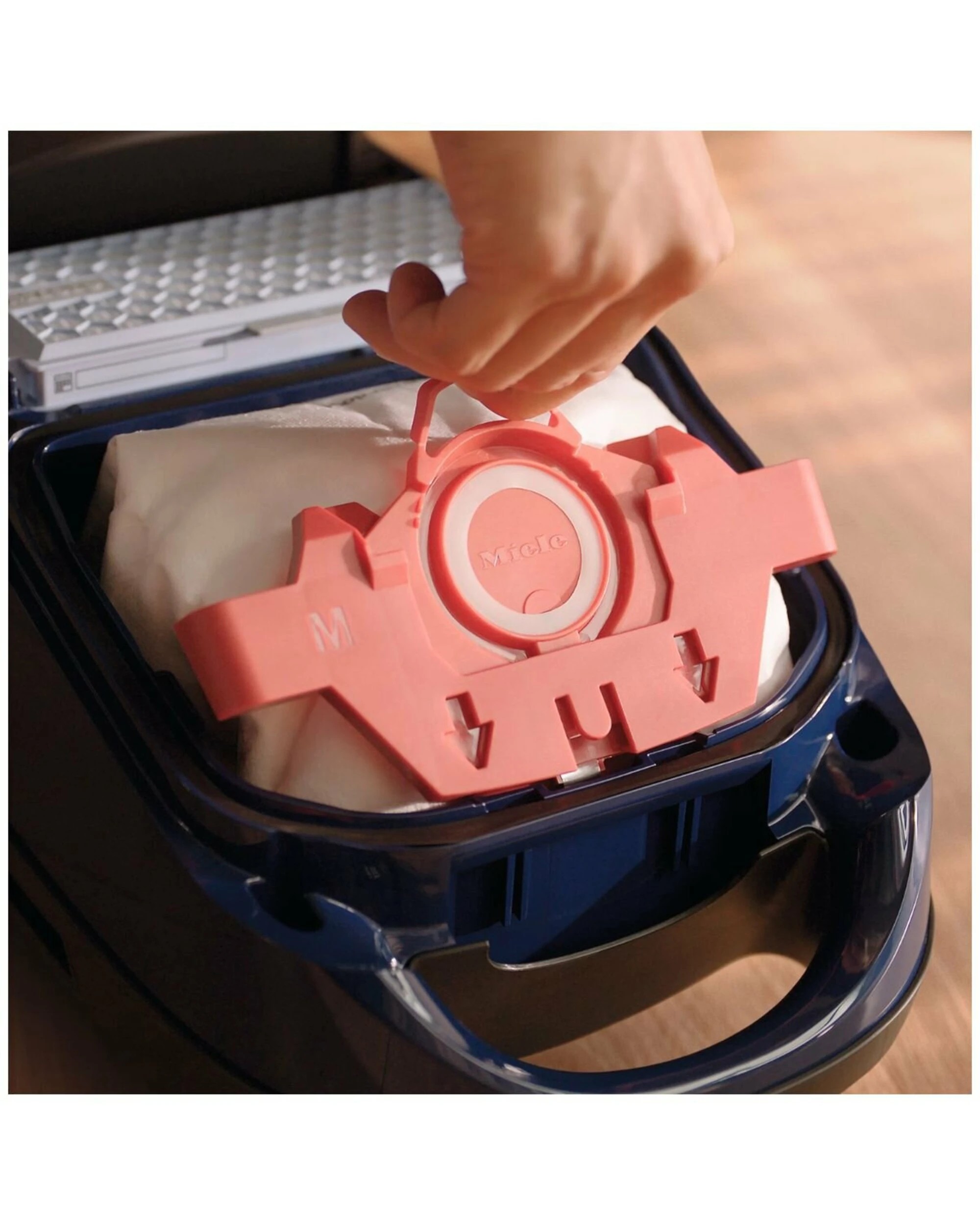 3 Miele FJM HyClean Pure Vacuum Cleaner Dustbags XXL Pack of 16, 3 of 5