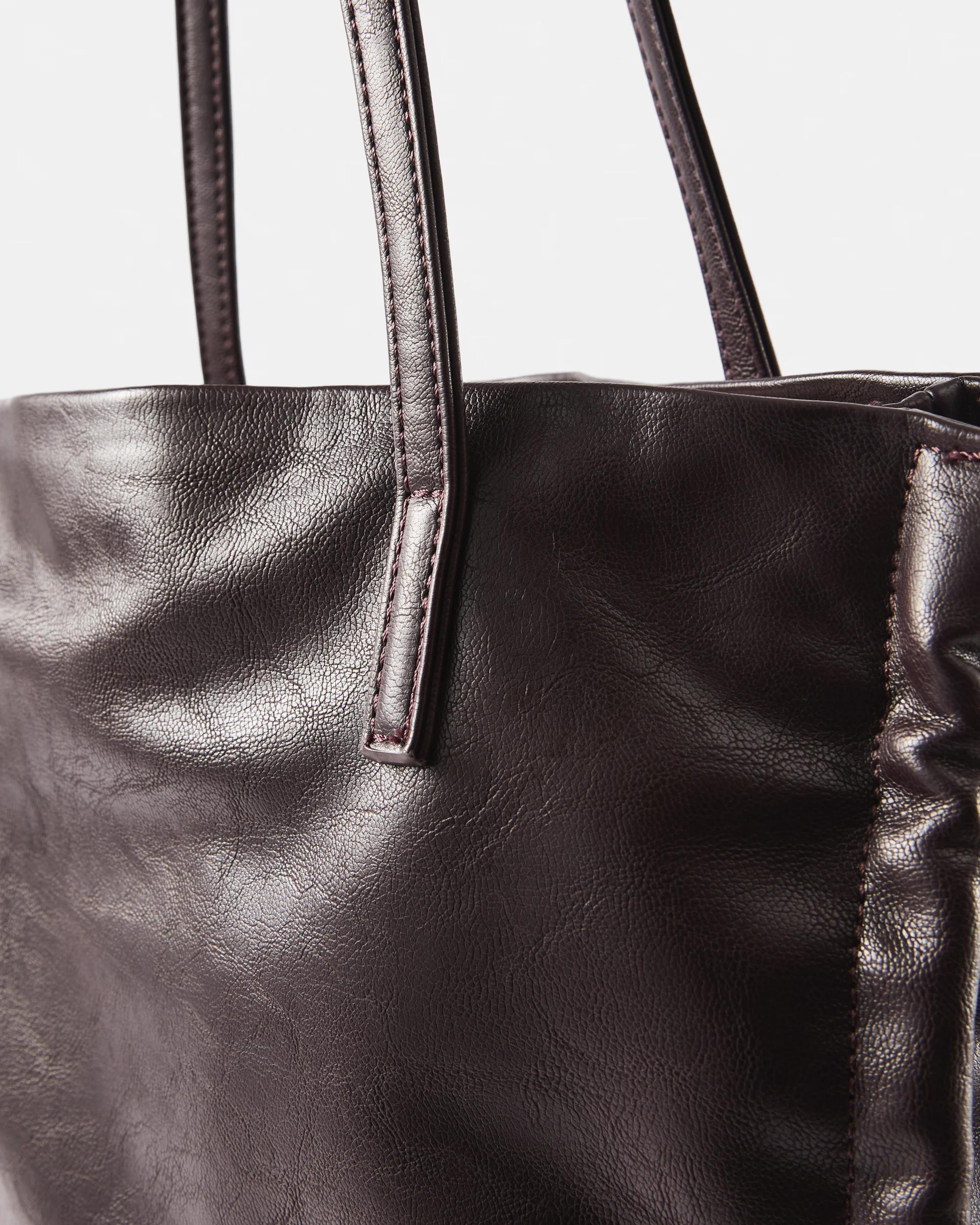 3 Scrunch Tote Bag Rich Burg, 3 of 6