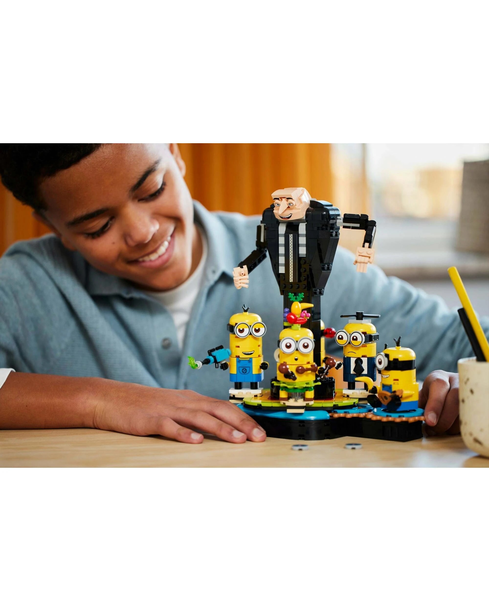 5 LEGO 75582 Despicable Me Brick-Built Gru and Minions, 5 of 5