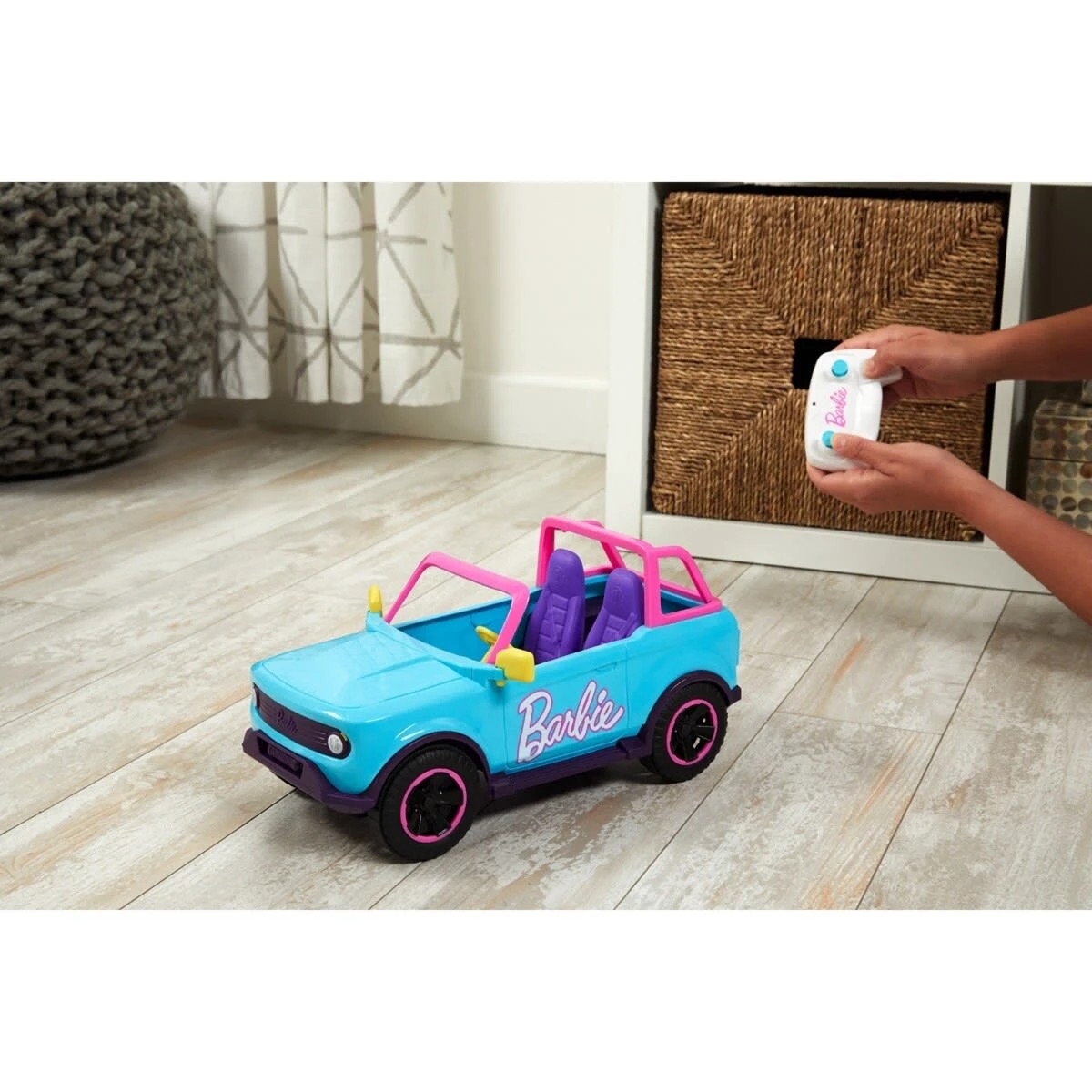 5 Hot Wheels Barbie RC SUV & Stickers, 5 of 5