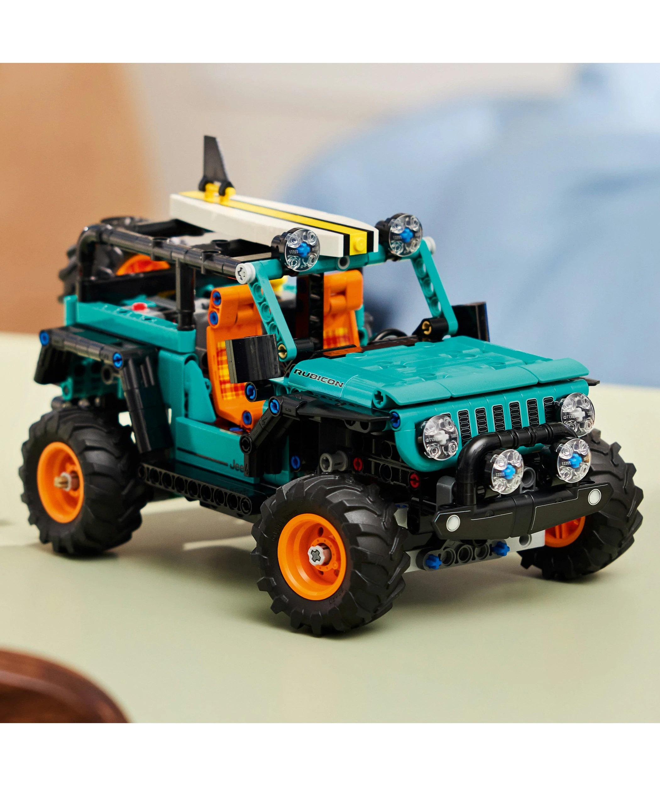 9 LEGO Technic Jeep Wrangler Rubicon SUV 42227, 9 of 10