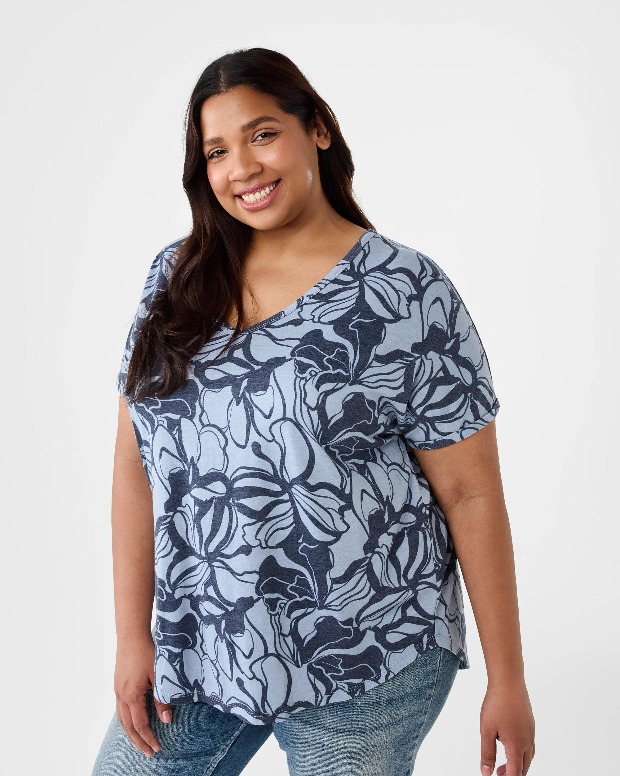 2 Curve Short Sleeve Print V-Neck T-shirt Abst Flrl, 2 of 5