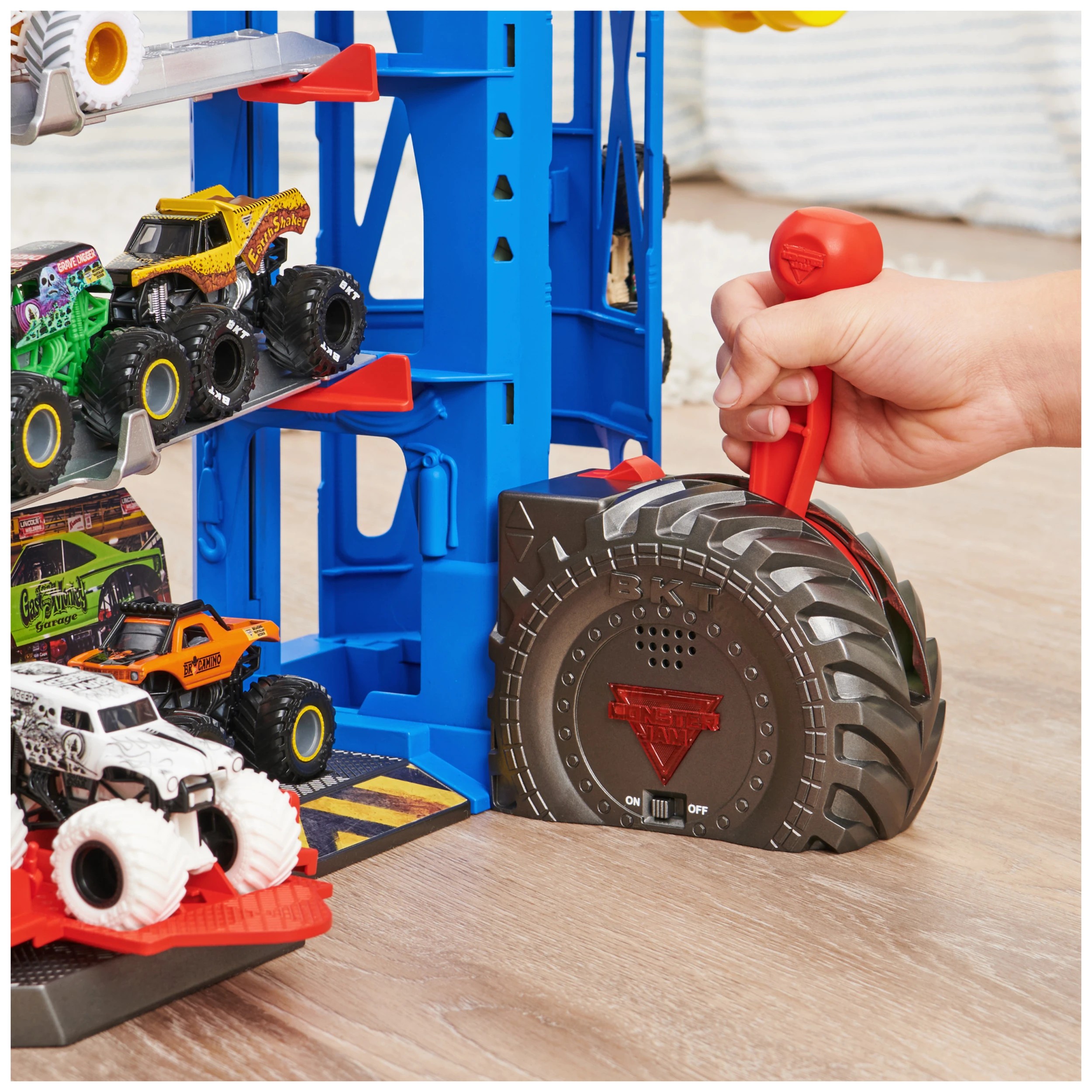 6 Monster Jam 1:64 Garage Playset - Multi, 6 of 9