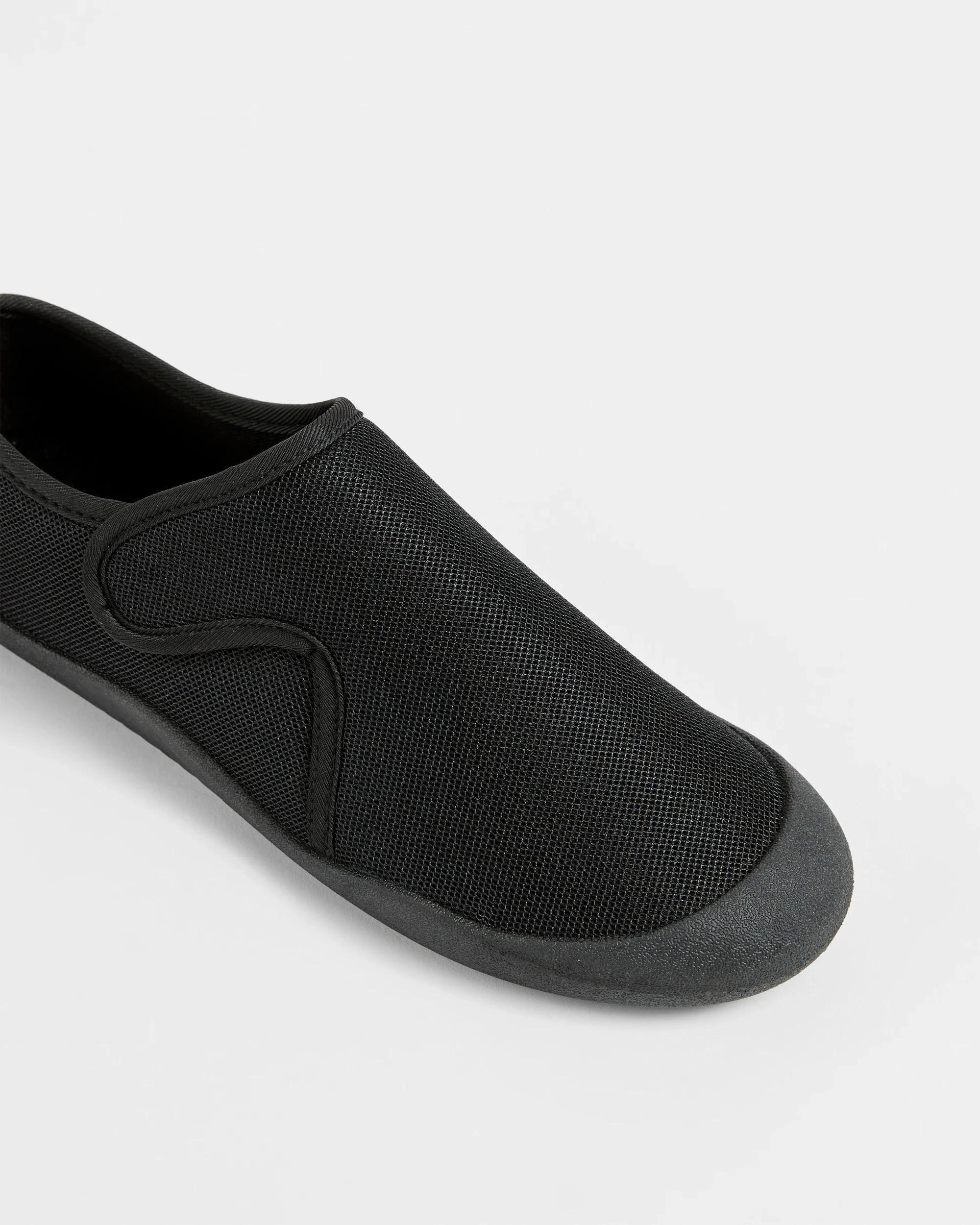 2 Target Woman Womens Aqua Sock BLACK, 2 of 3