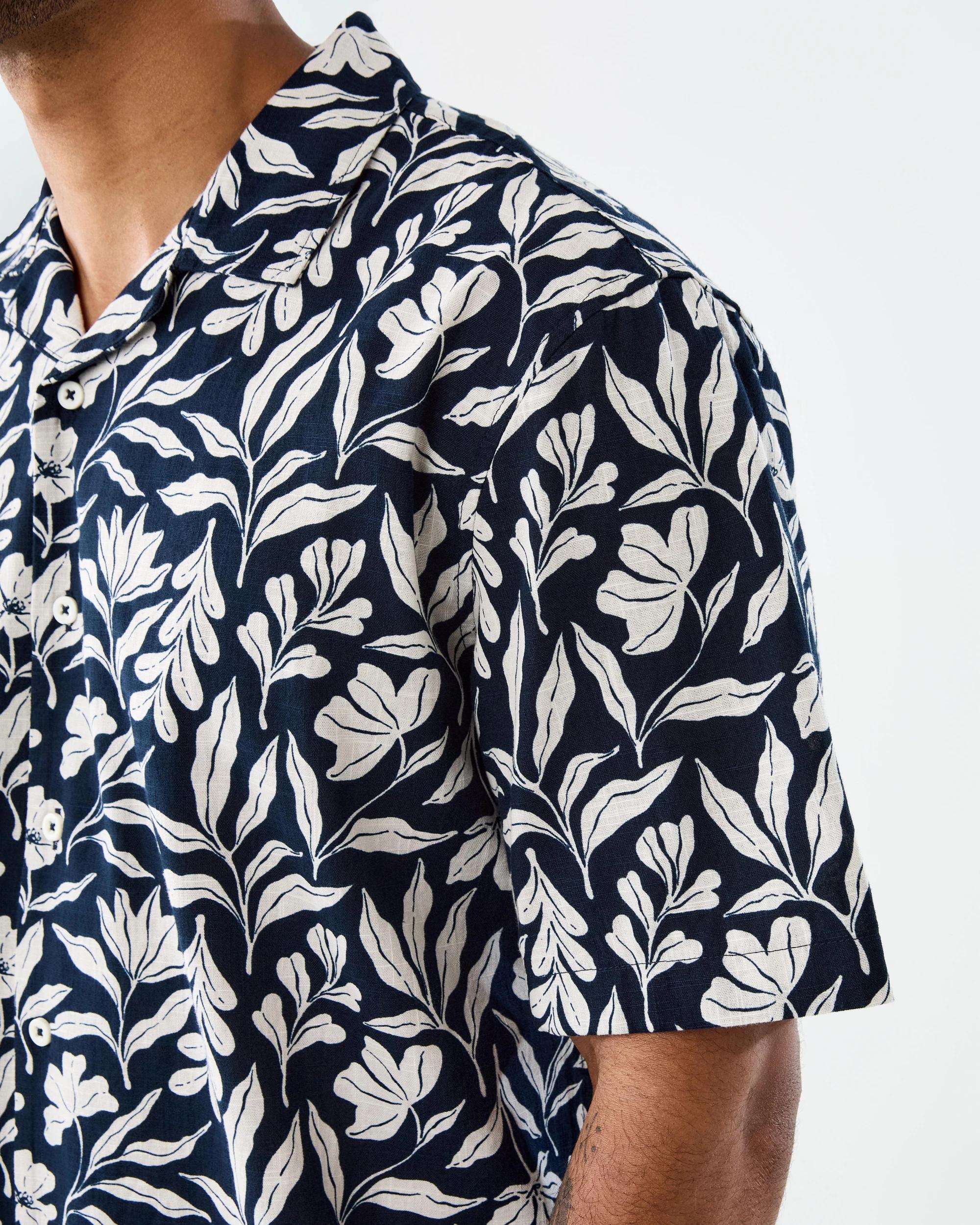 6 Short Sleeve Textured Print Shirt Nvy Soft, 6 of 8