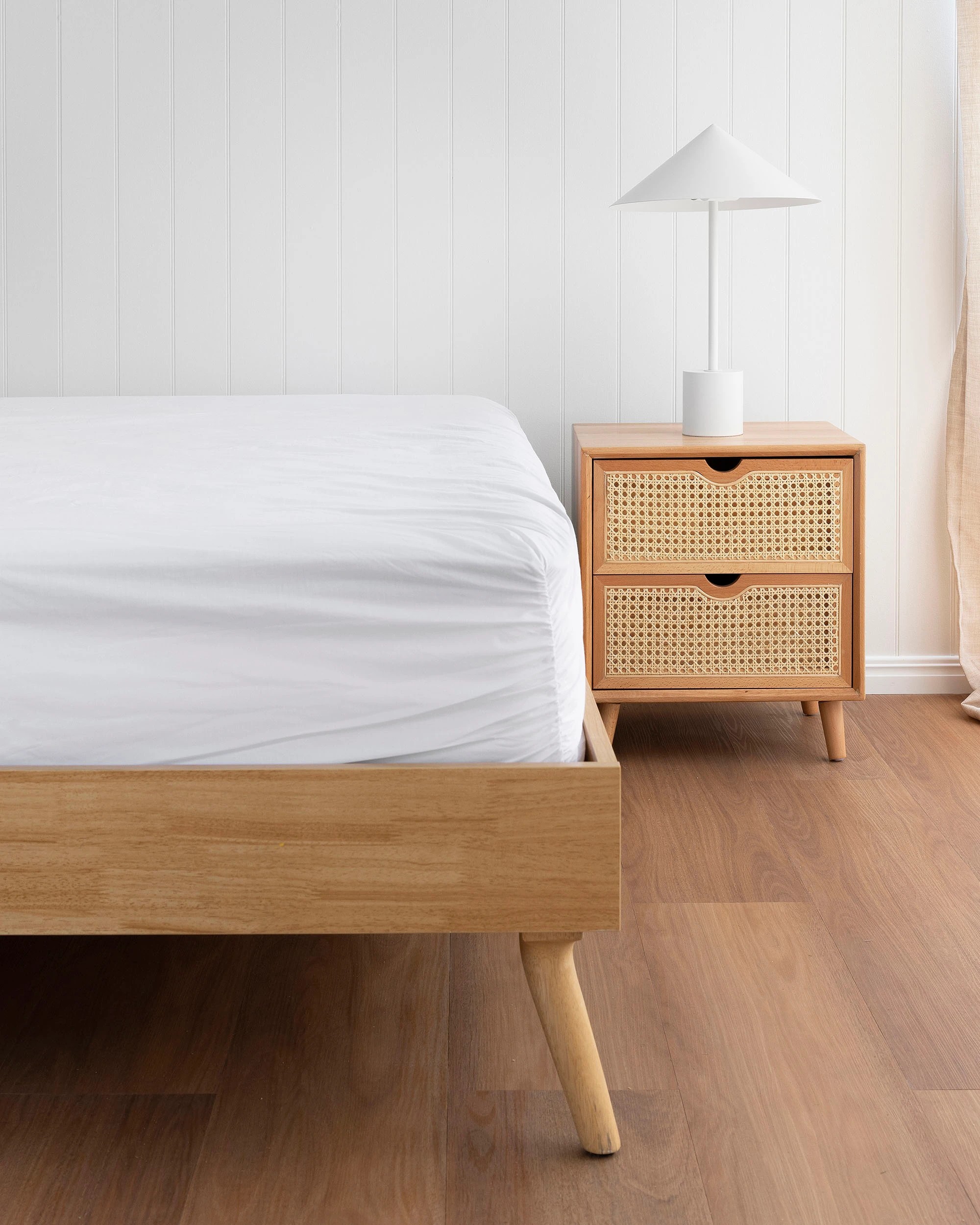 1 Bambury TRUFit Wide Elastic 100% Cotton Deep pocket Fitted Sheet Only - King Single Bed - White, 1 of 7