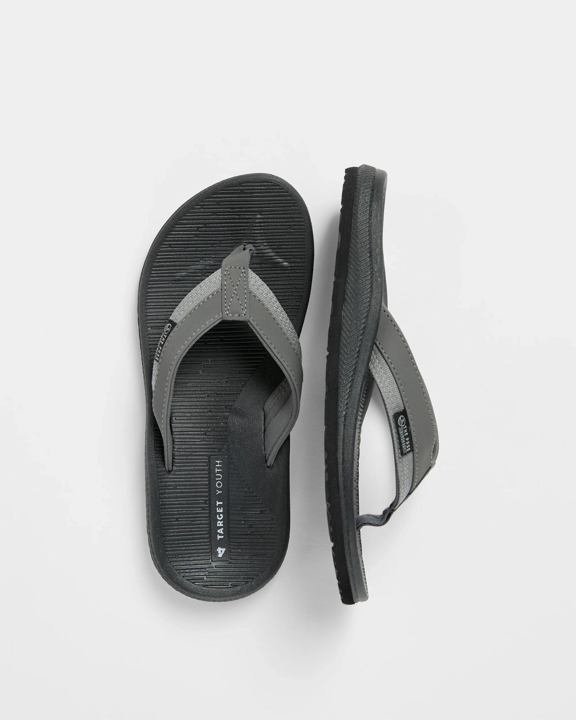 2 Target Youth Boys Senior Comfort Thongs BLACK, 2 of 3