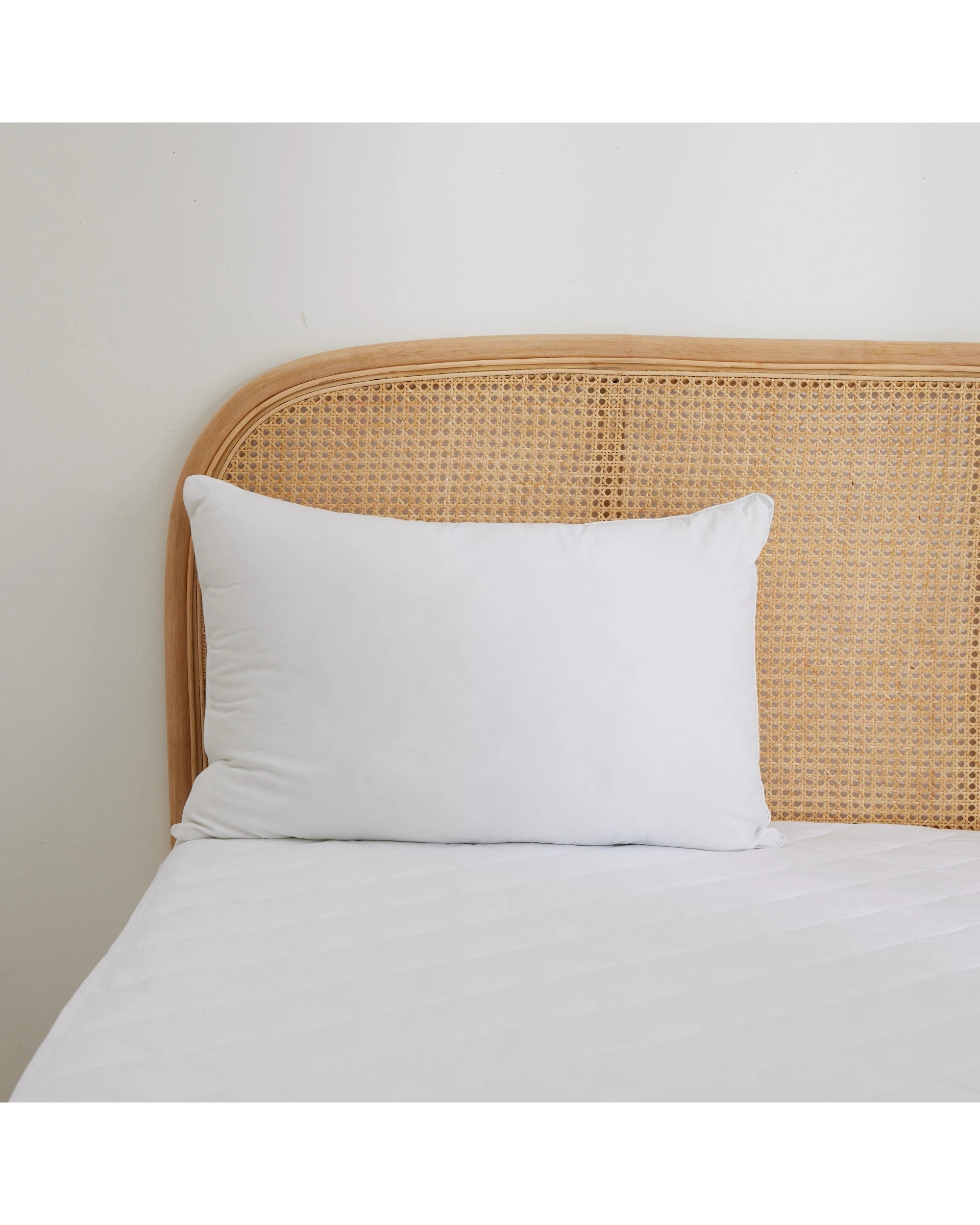 1 Dreamaker Down Alternative Microfibre Standard Pillow 48x73 cm - White, 1 of 6