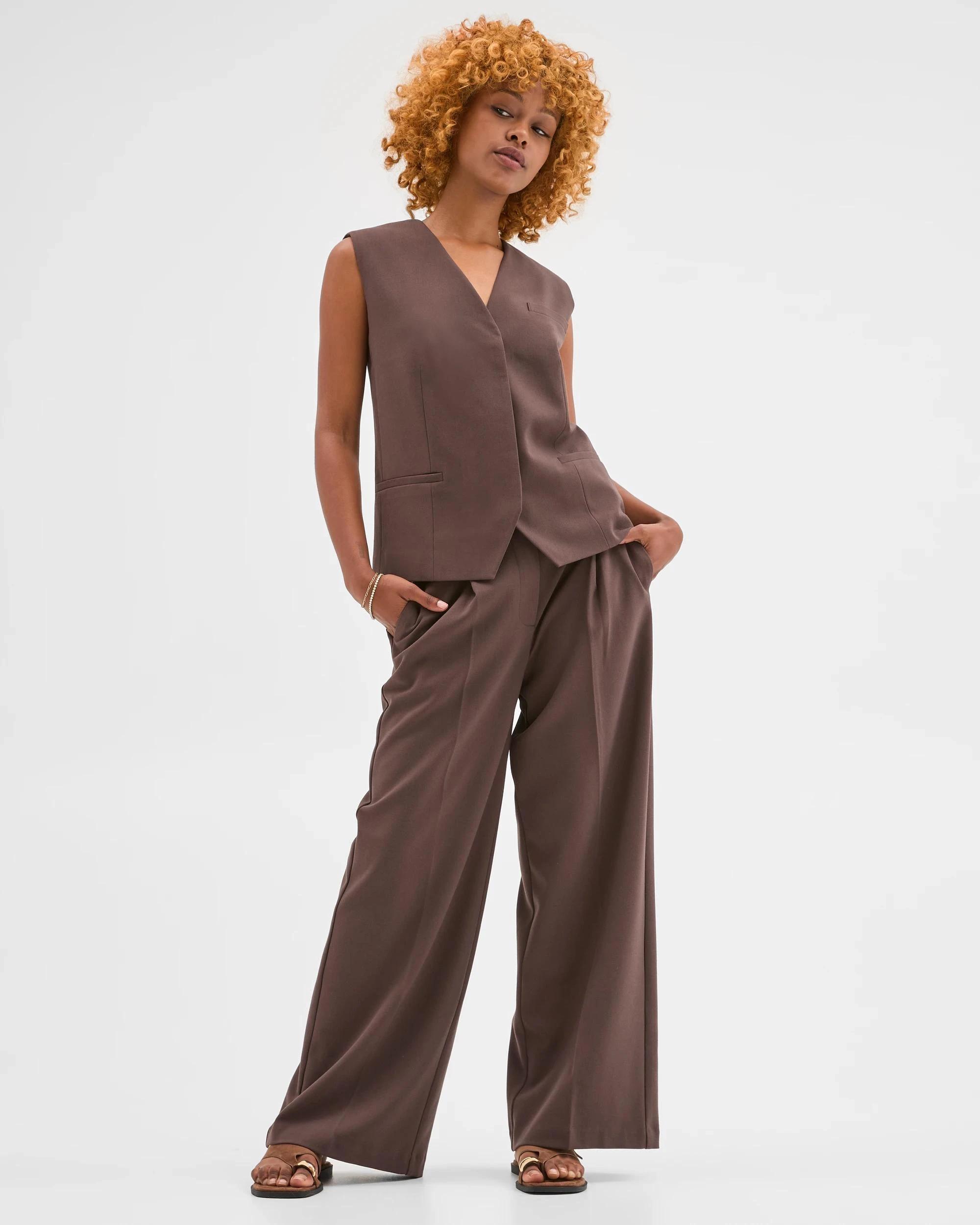 1 Target Petites Petites Sleeveless Tailored Vest BRACKEN, 1 of 5