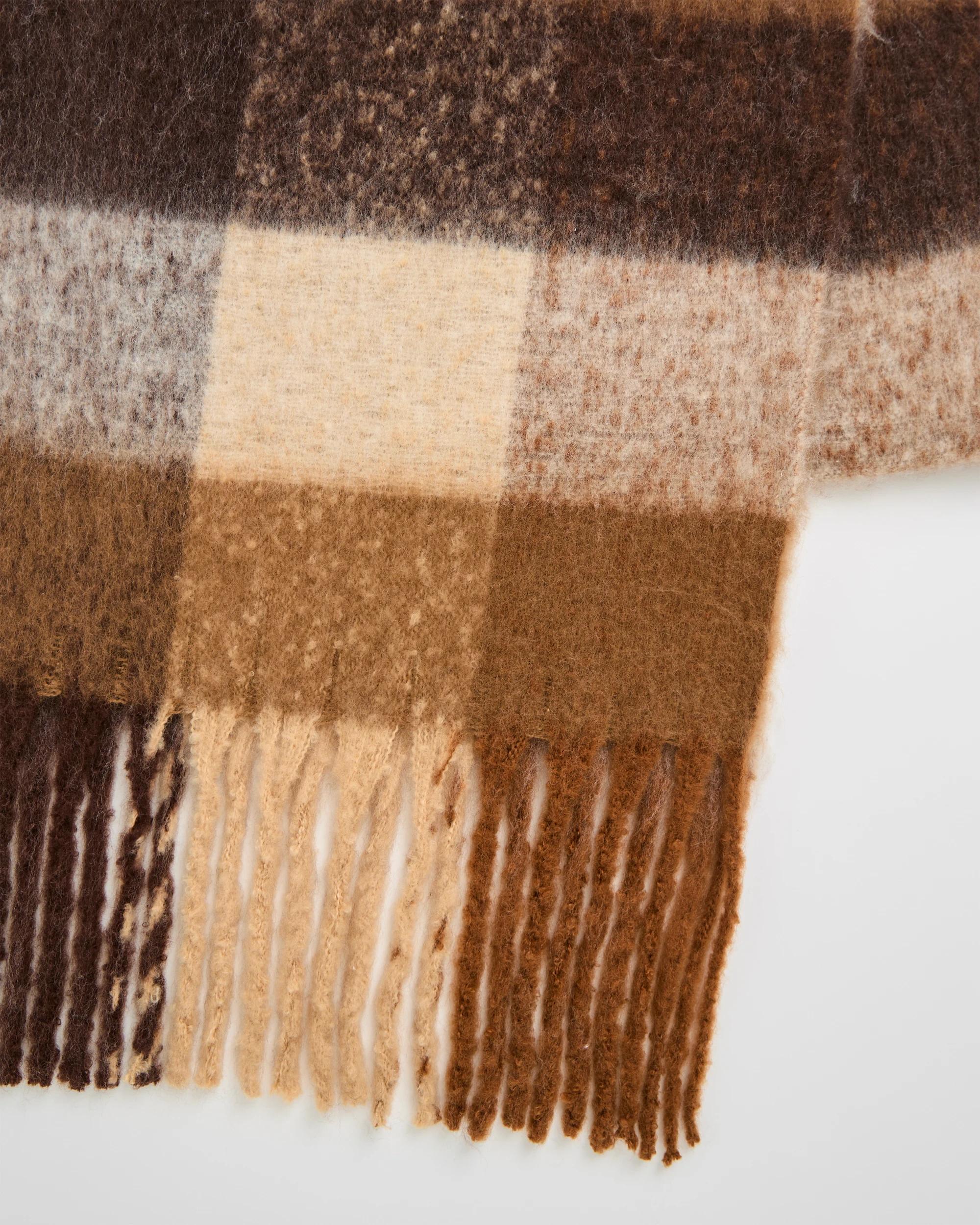 2 Target Woman Brushed Check Scarf CHOCOLATE, 2 of 5