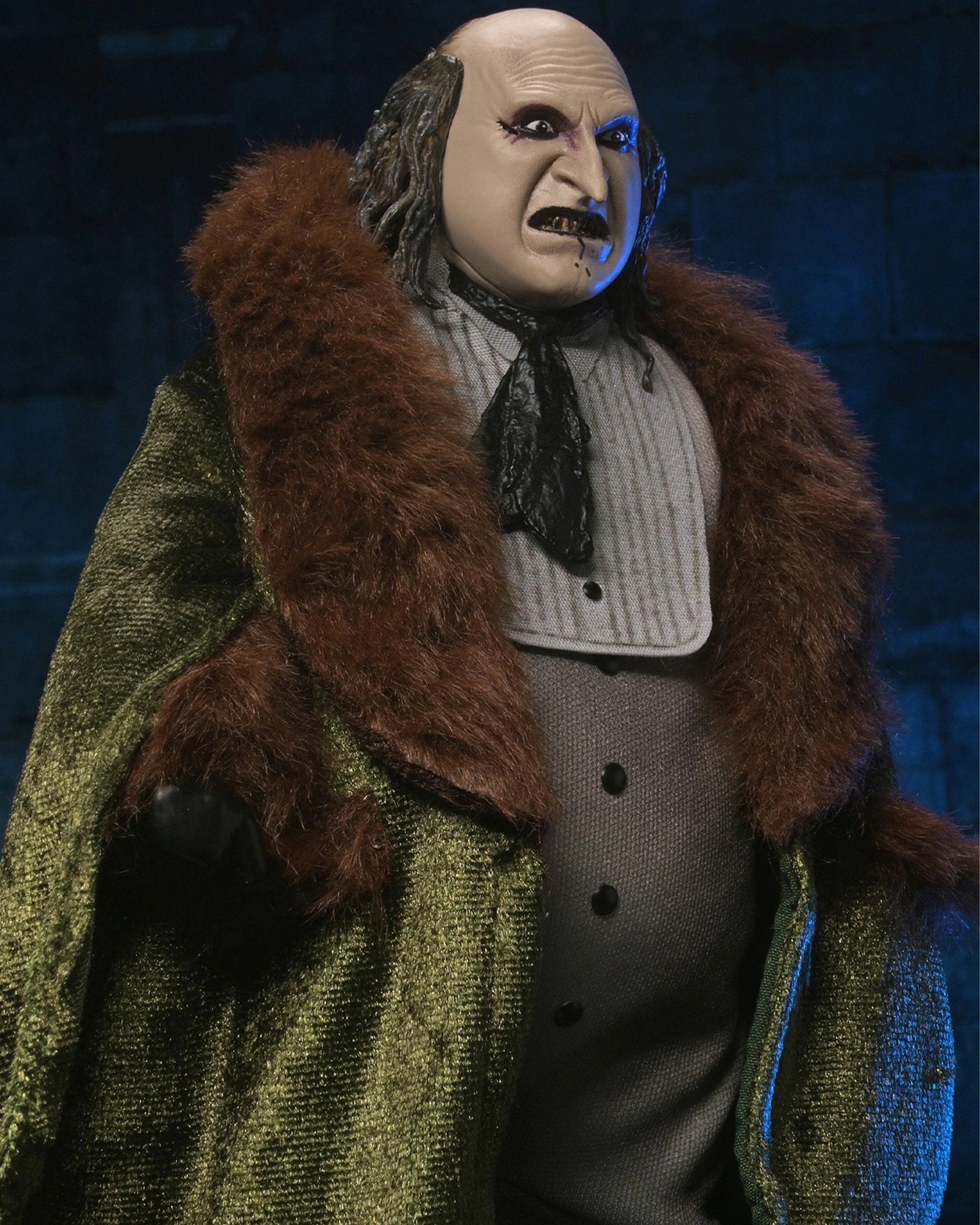 Neca DC Comics: The Penguin (Batman Returns) – 8 Inch Scale Clothed ...