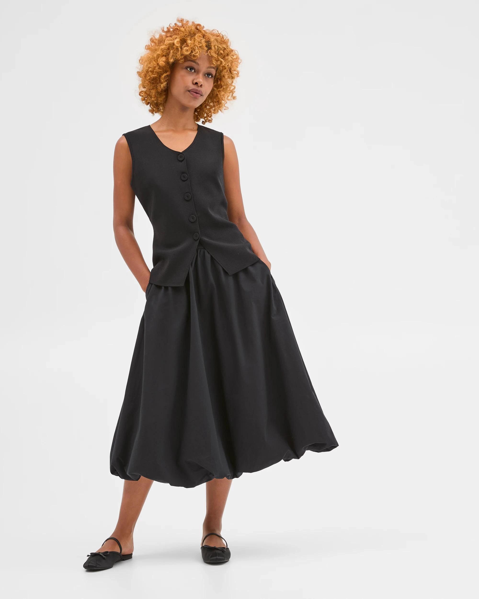 2 Target Petites Petites Sleeveless Crepe Knit Vest BLACK, 2 of 5