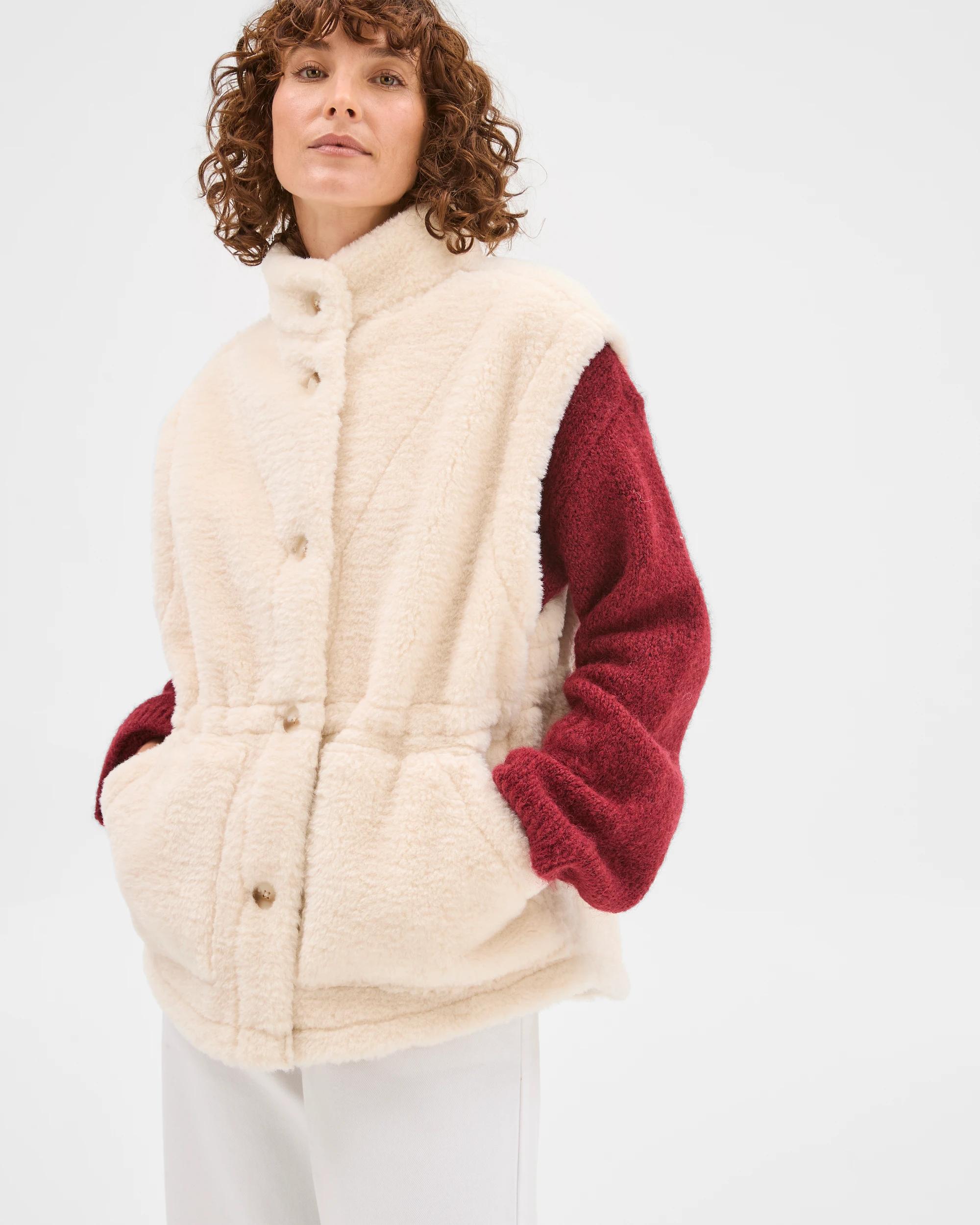 3 Target Woman Sleeveless Shearling Vest CREAM, 3 of 6