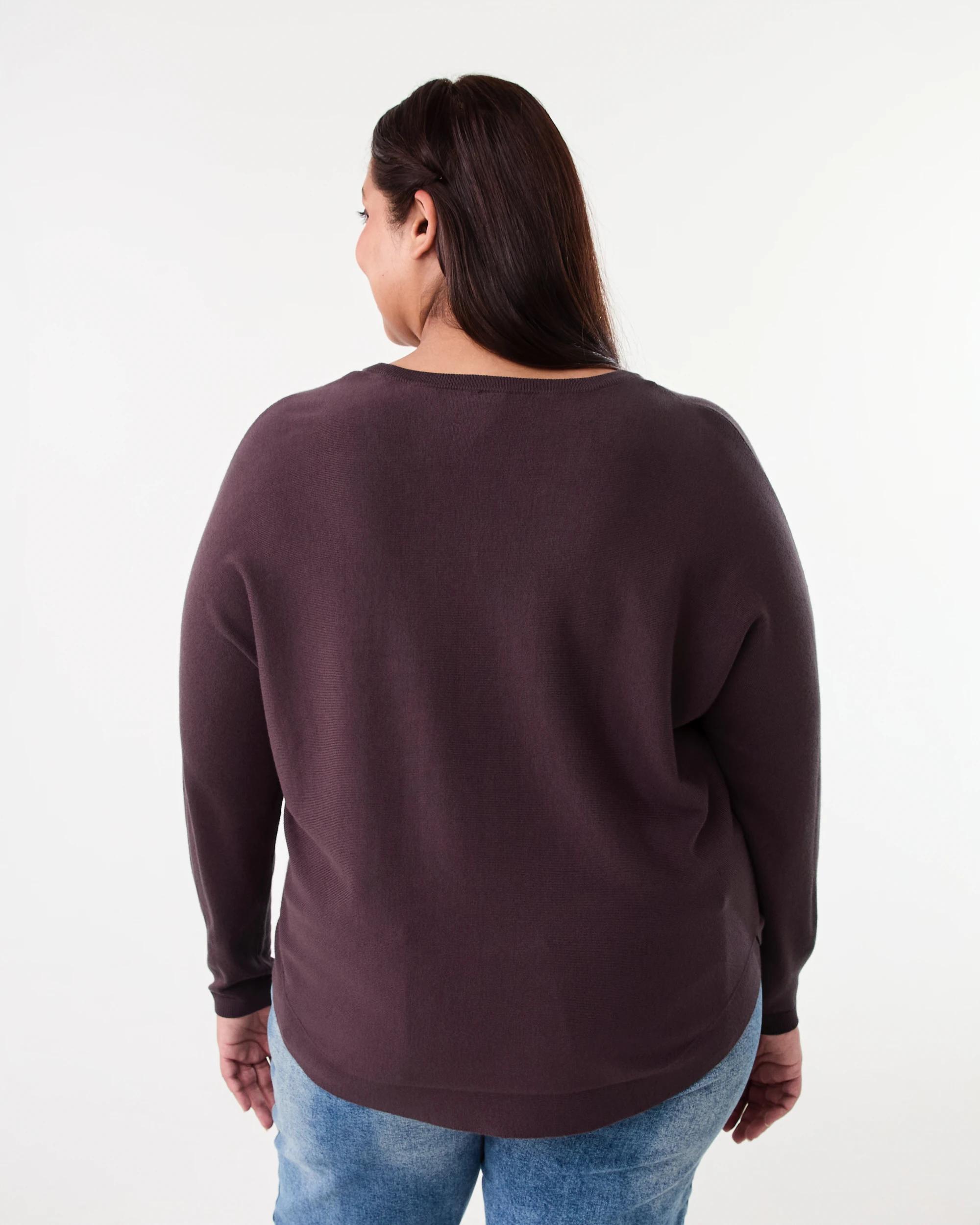 3 Curve Lightweight V-Neck Jumper Fudge, 3 of 6