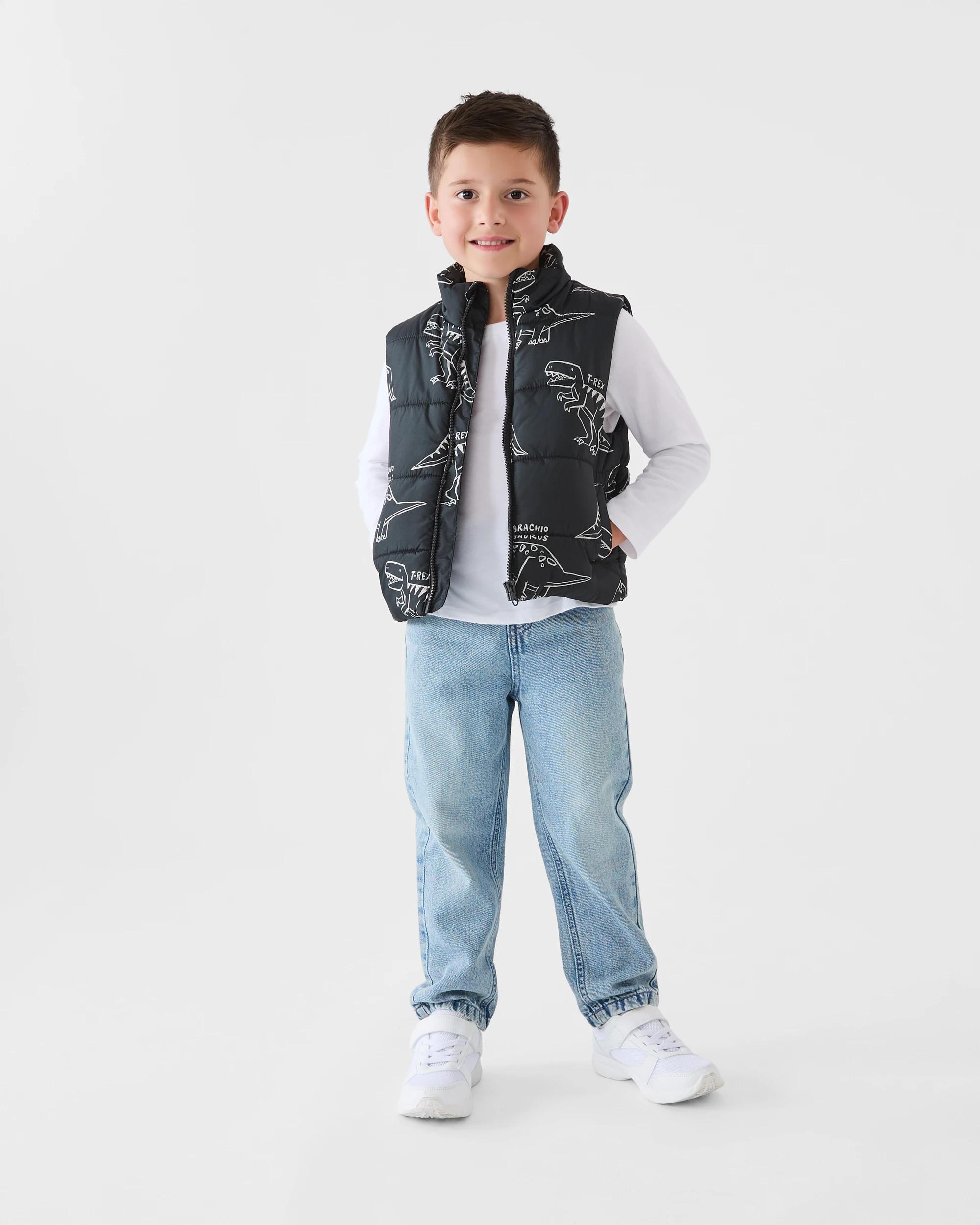 6 Printed Puffer Vest Blk Dino, 6 of 7