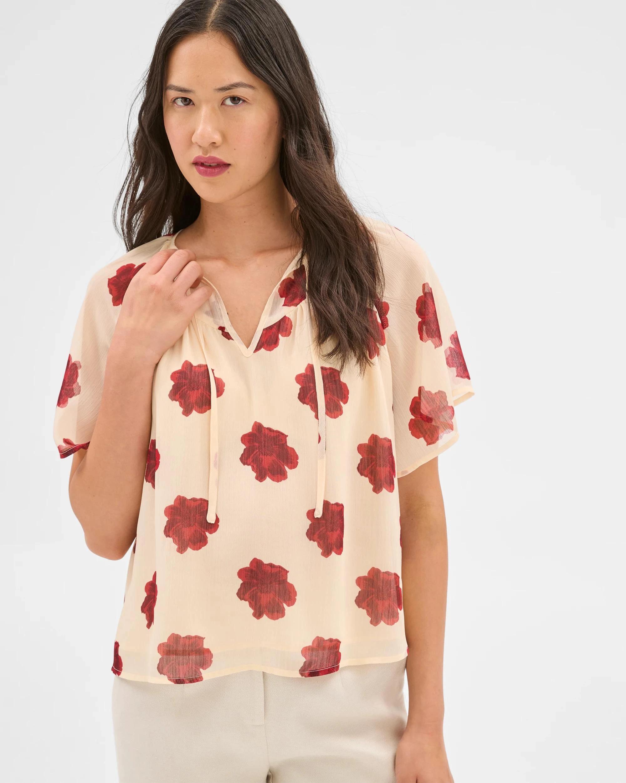 1 Tie Front Top - Preview CRIMSON FLORAL, 1 of 5