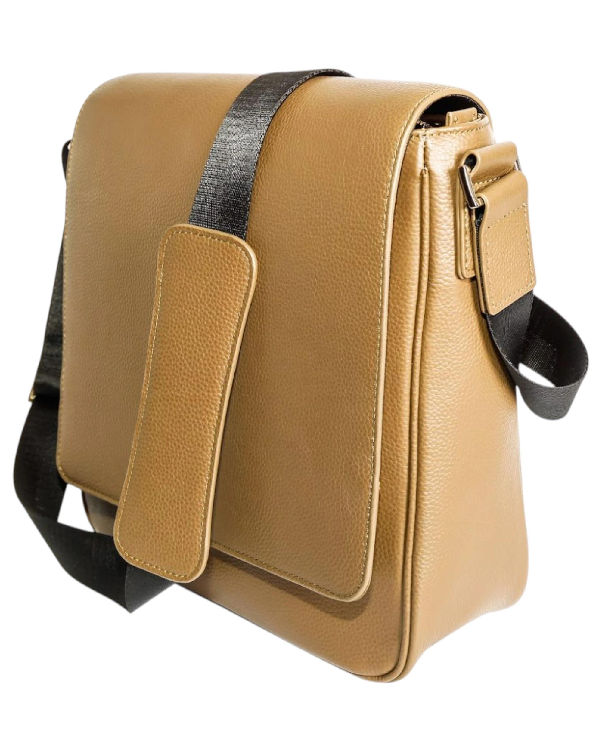 1 VKY Unisex Mateo Leather Messenger Shoulder Bag Handbag TAUPE, 1 of 3