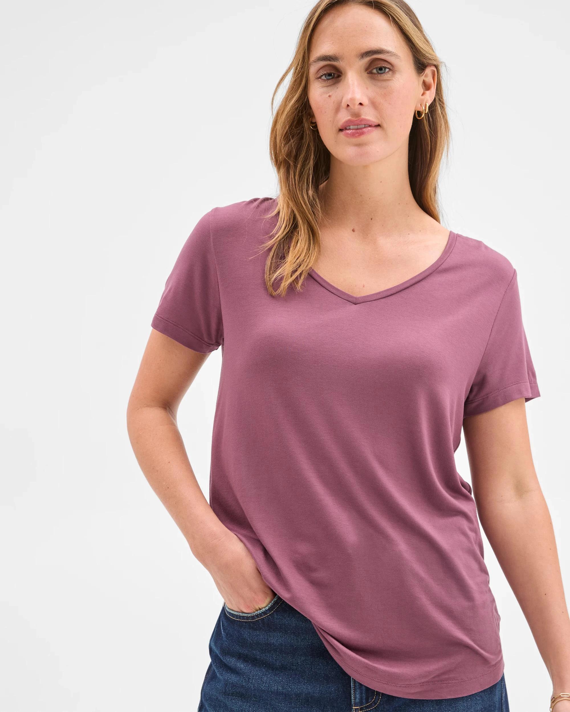 2 Target Woman Short Sleeve V-Neck T-Shirt PLUM WINE, 2 of 5