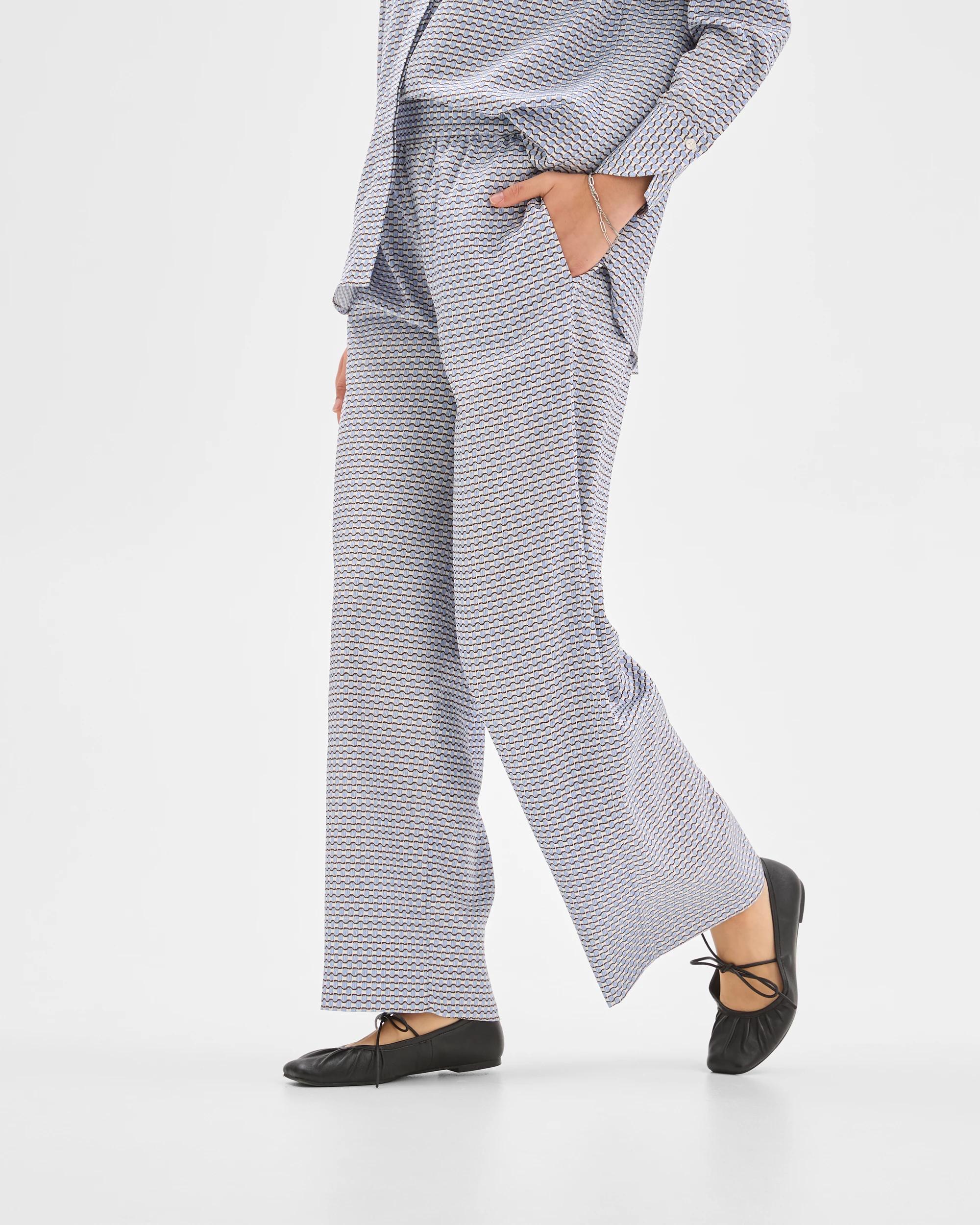 3 Preview Flat Front Wide Leg Pants BLUE MIST MICRO GEO, 3 of 6