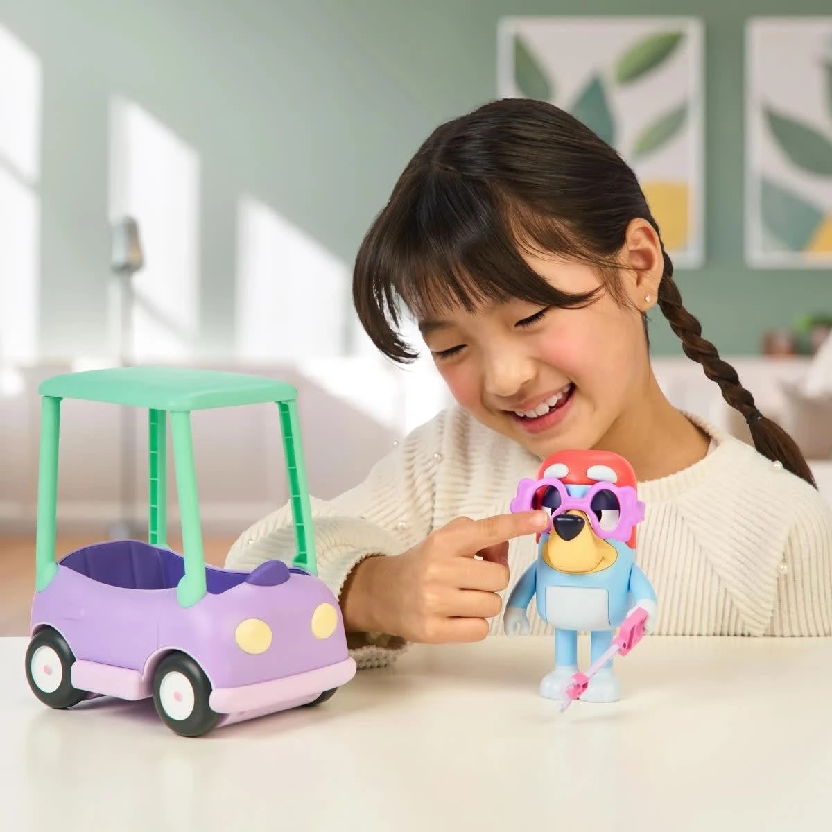 9 Bluey: Chat Mates Figure & Vehicle - Grannies Car with Janet, 9 of 10