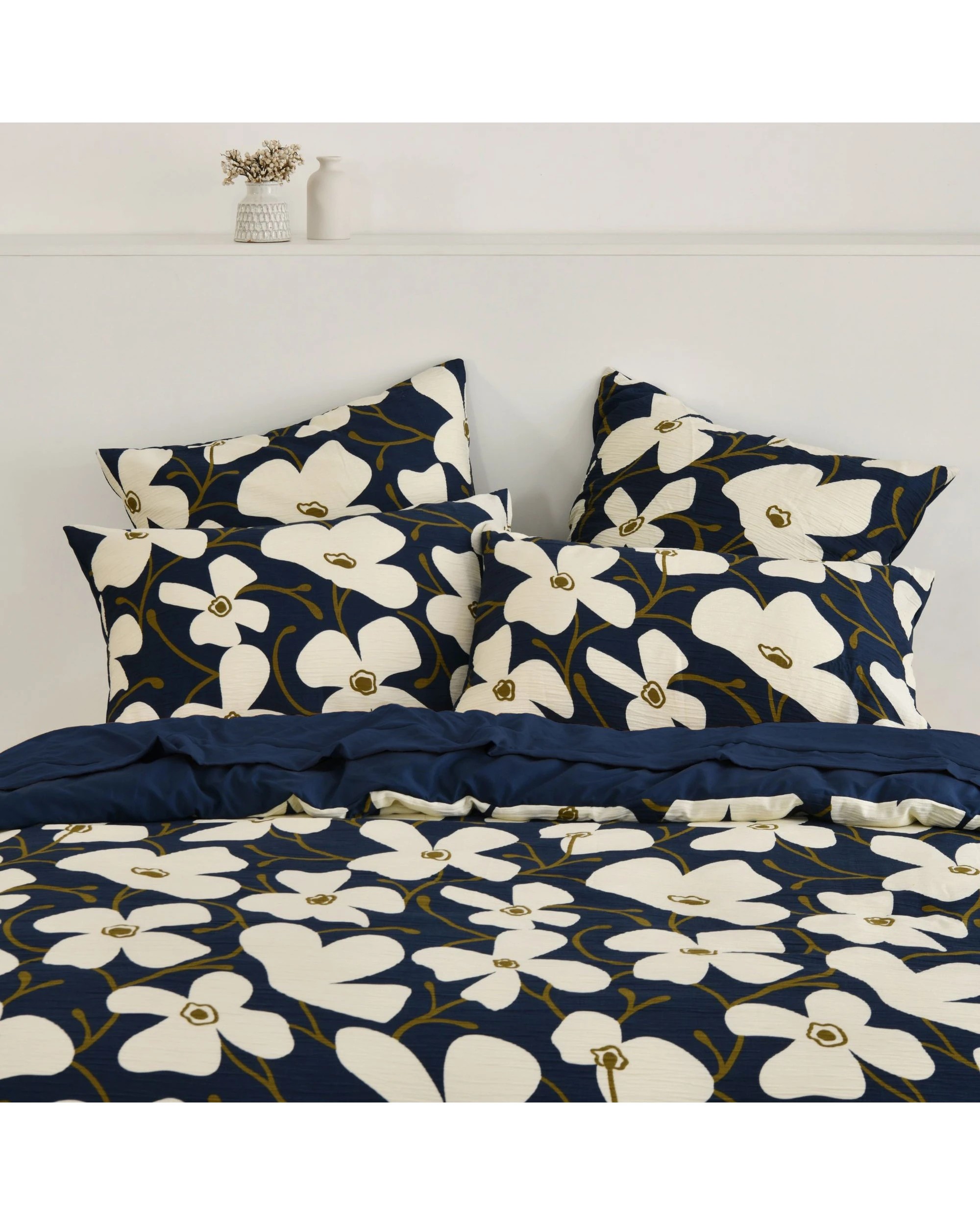 3 Dreamaker Ezra Floral Printed Quilt Cover Set - King Single Bed - Navy, 3 of 7