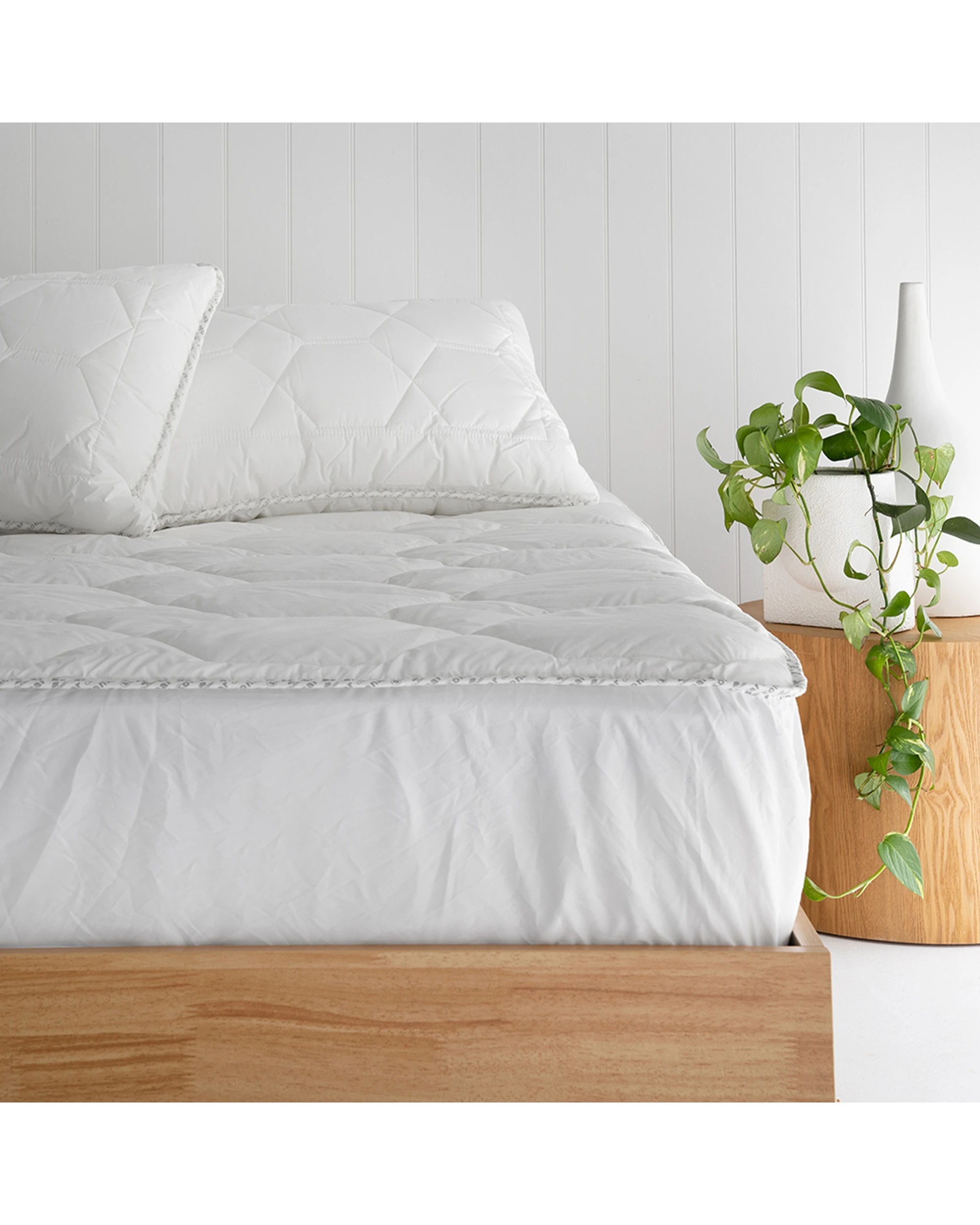 2 Bambury Sonar Thermal Balancing Mattress Topper (Outlast) - Natural, 2 of 3