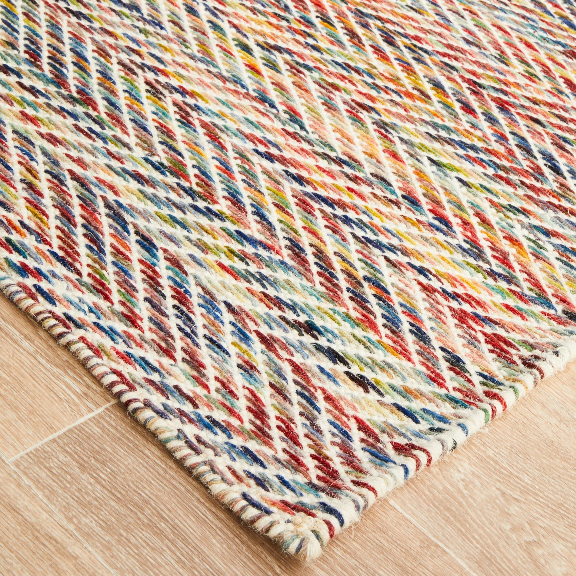 5 Common Ground Rugs Nordica 311 280x190cm - Large Wool Rug - Red, 5 of 9