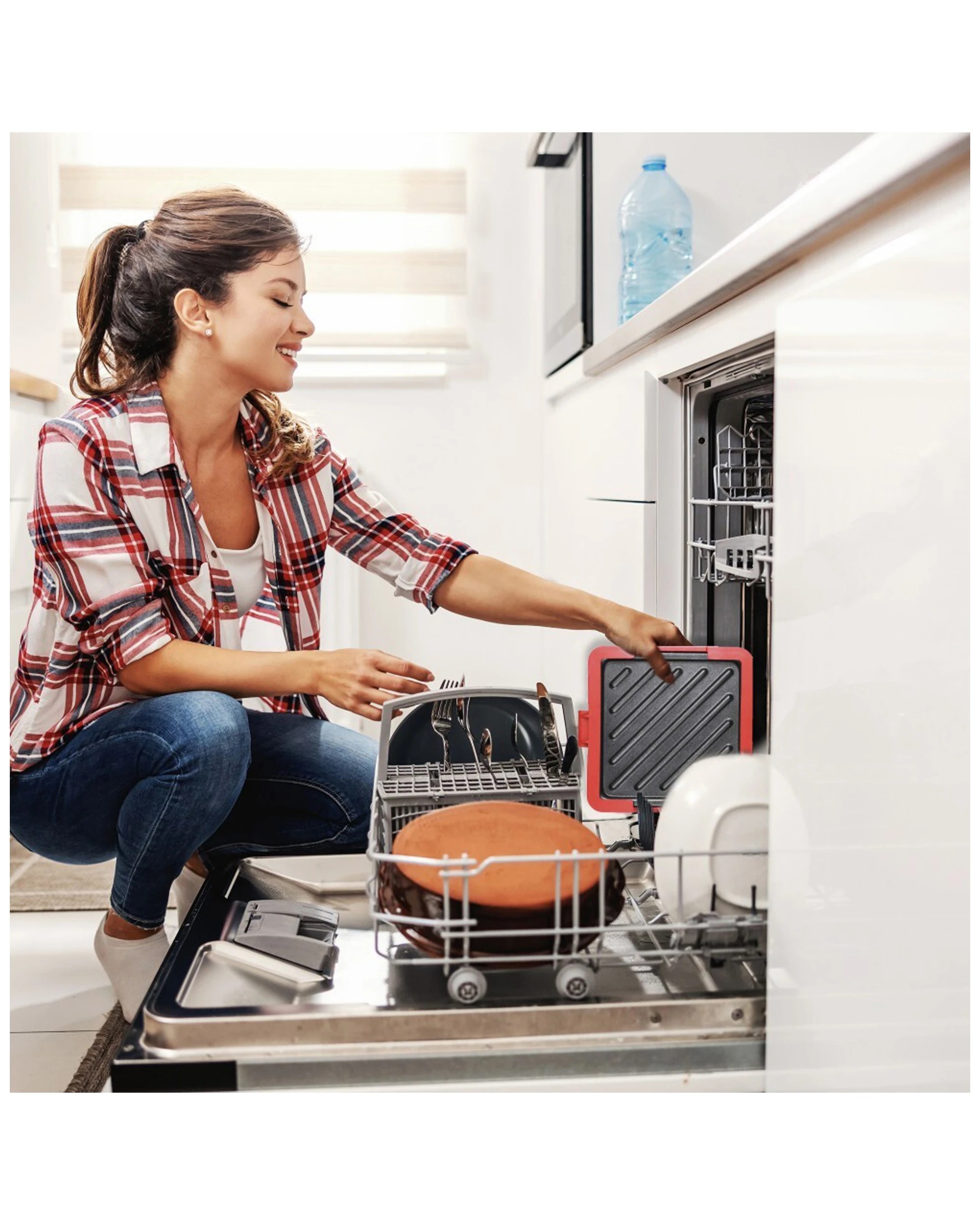 4 Eezee's Muncheez Microwave Toastie Maker Non-stick Sandwich Press Red 18cm
 - Red, 4 of 8