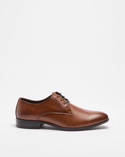 target mens brown dress shoes Man Square Toe Lace-Up Shoe move in timeless style