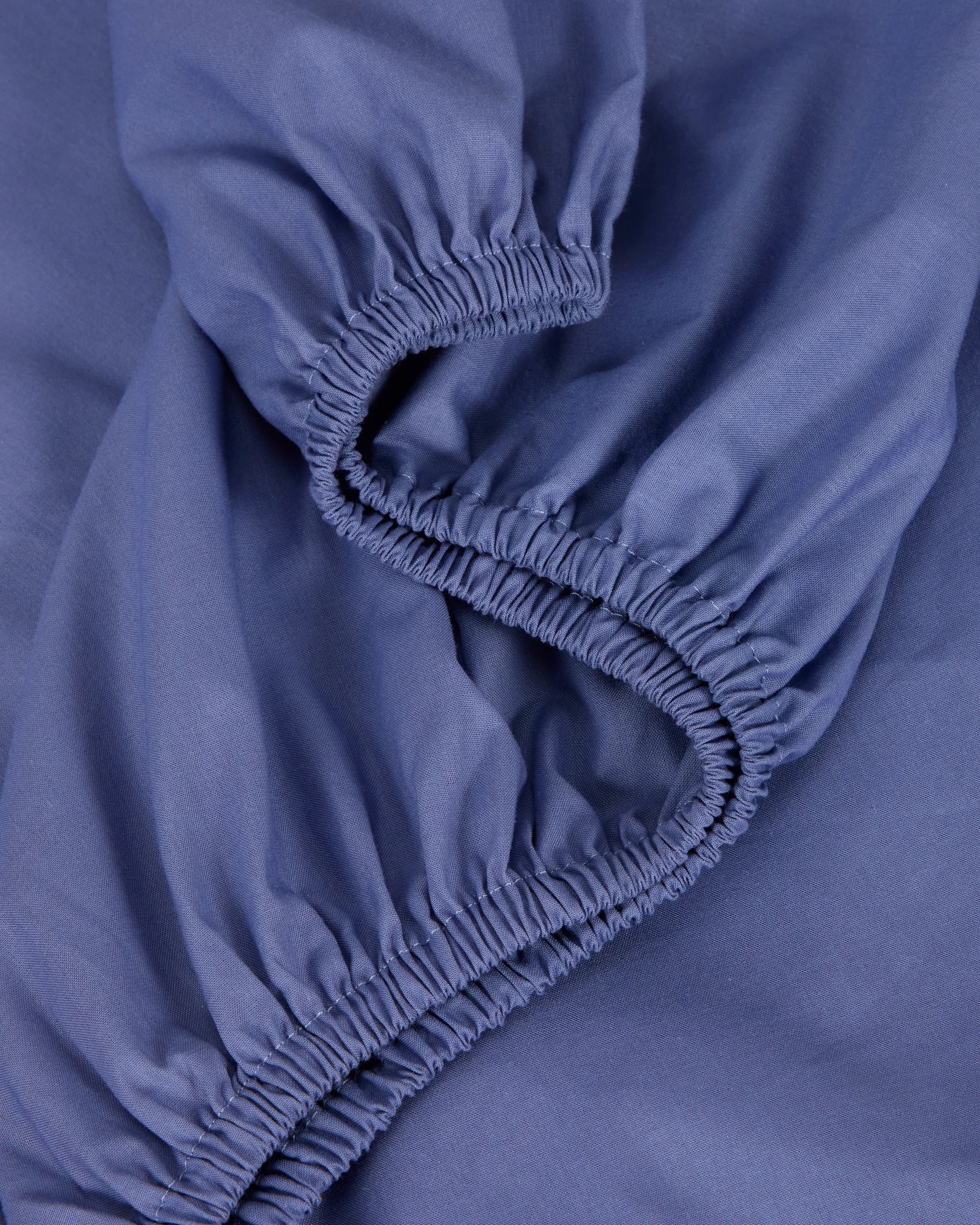 4 180 Thread Count Fitted Sheet - Queen Bed, Mid Blue, 4 of 5