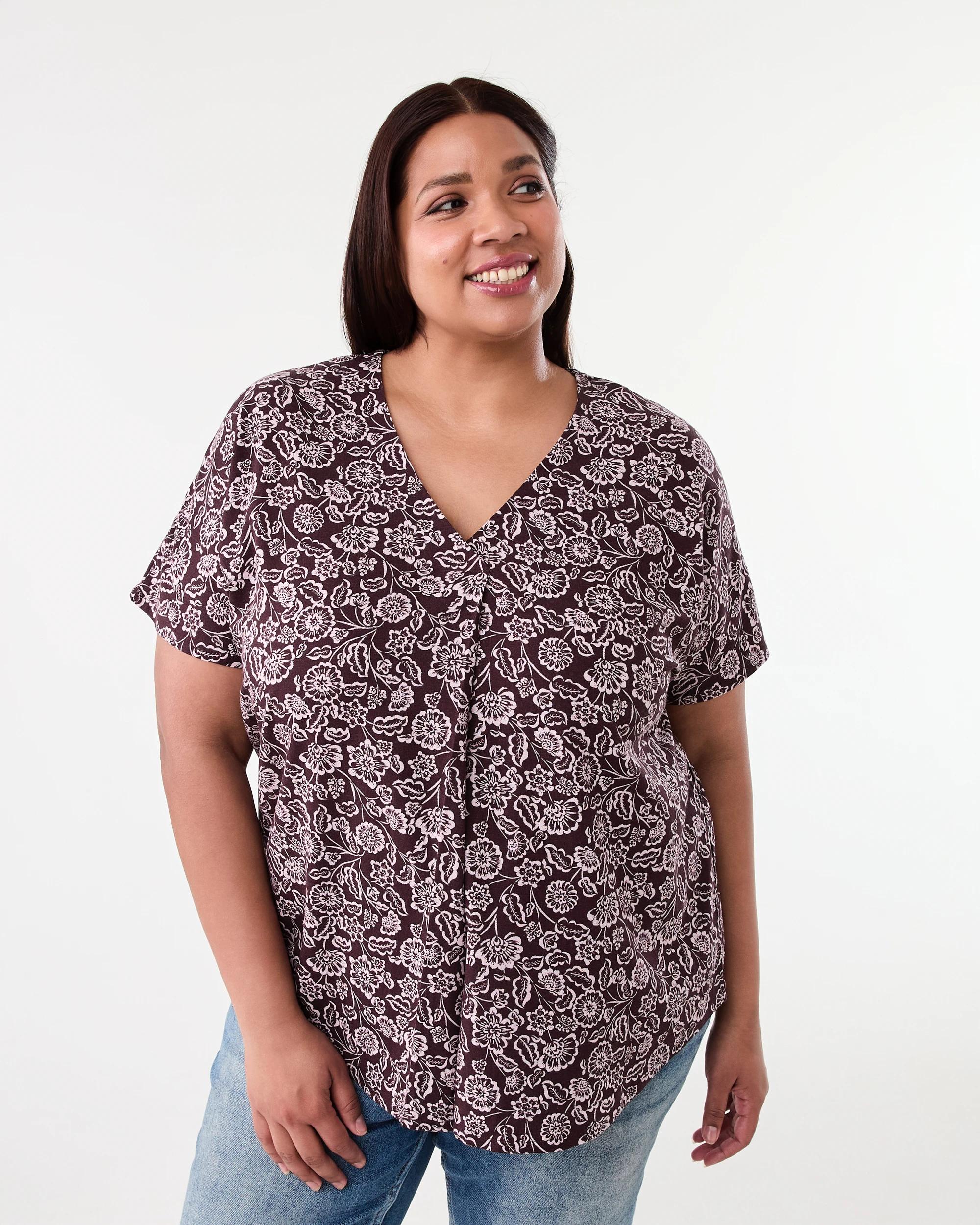 1 Curve Short Sleeve Woven Cuff Top Fdg Chintz, 1 of 6