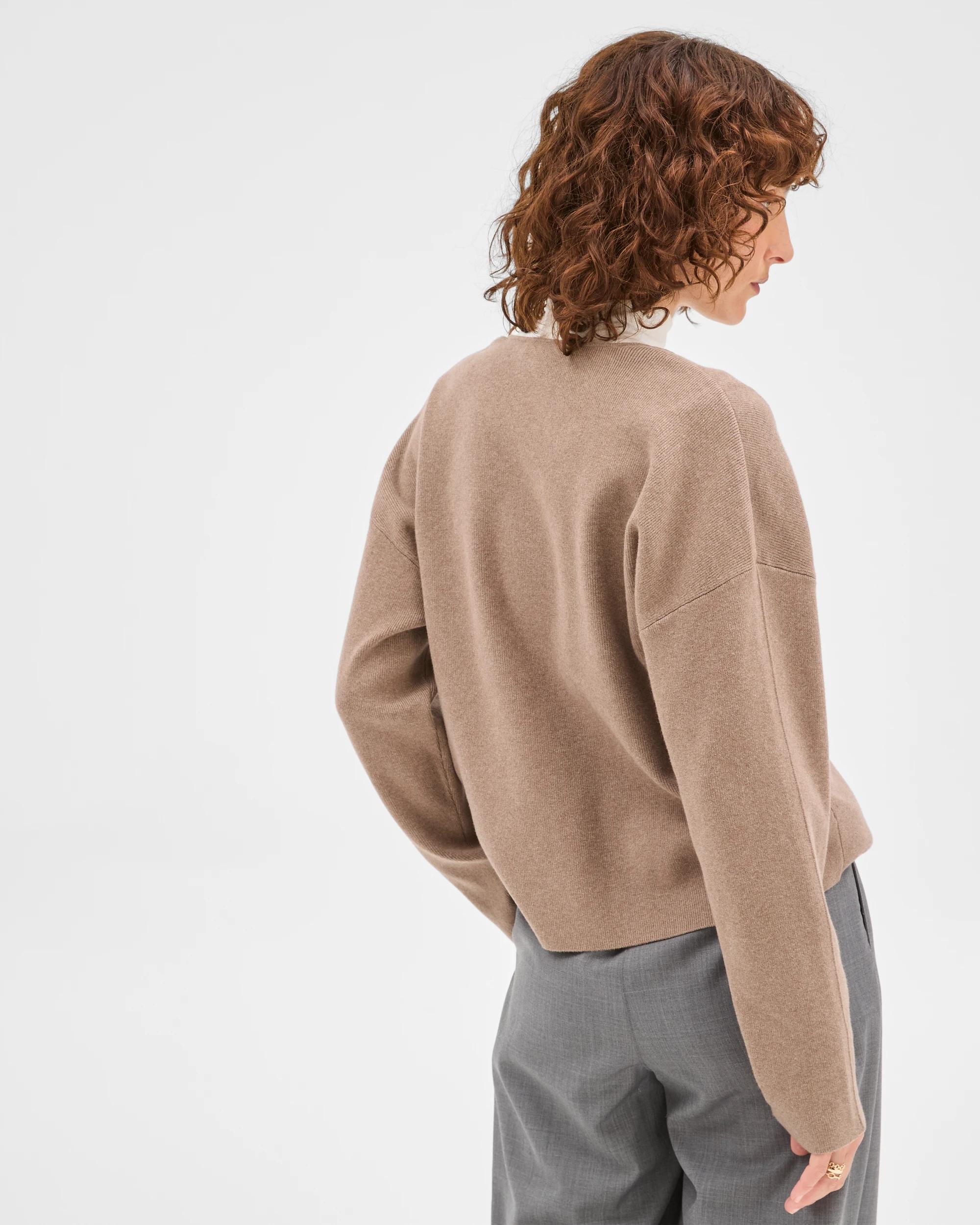 7 Preview Australian Cotton Blend Polished V-Neck Jumper MOON GREY, 7 of 7