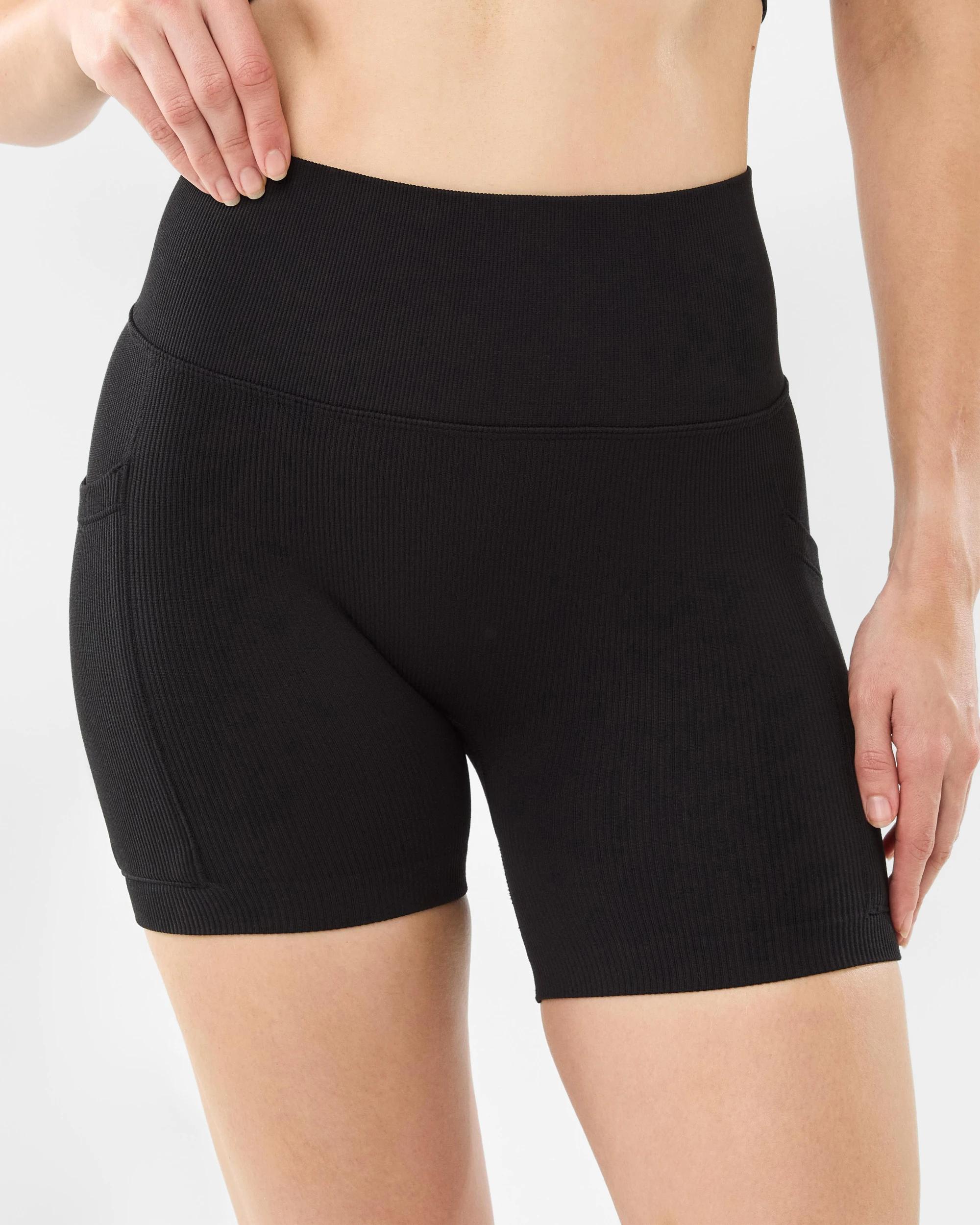 1 Active Womens Seamfree Pocket Bike Shorts Black, 1 of 7