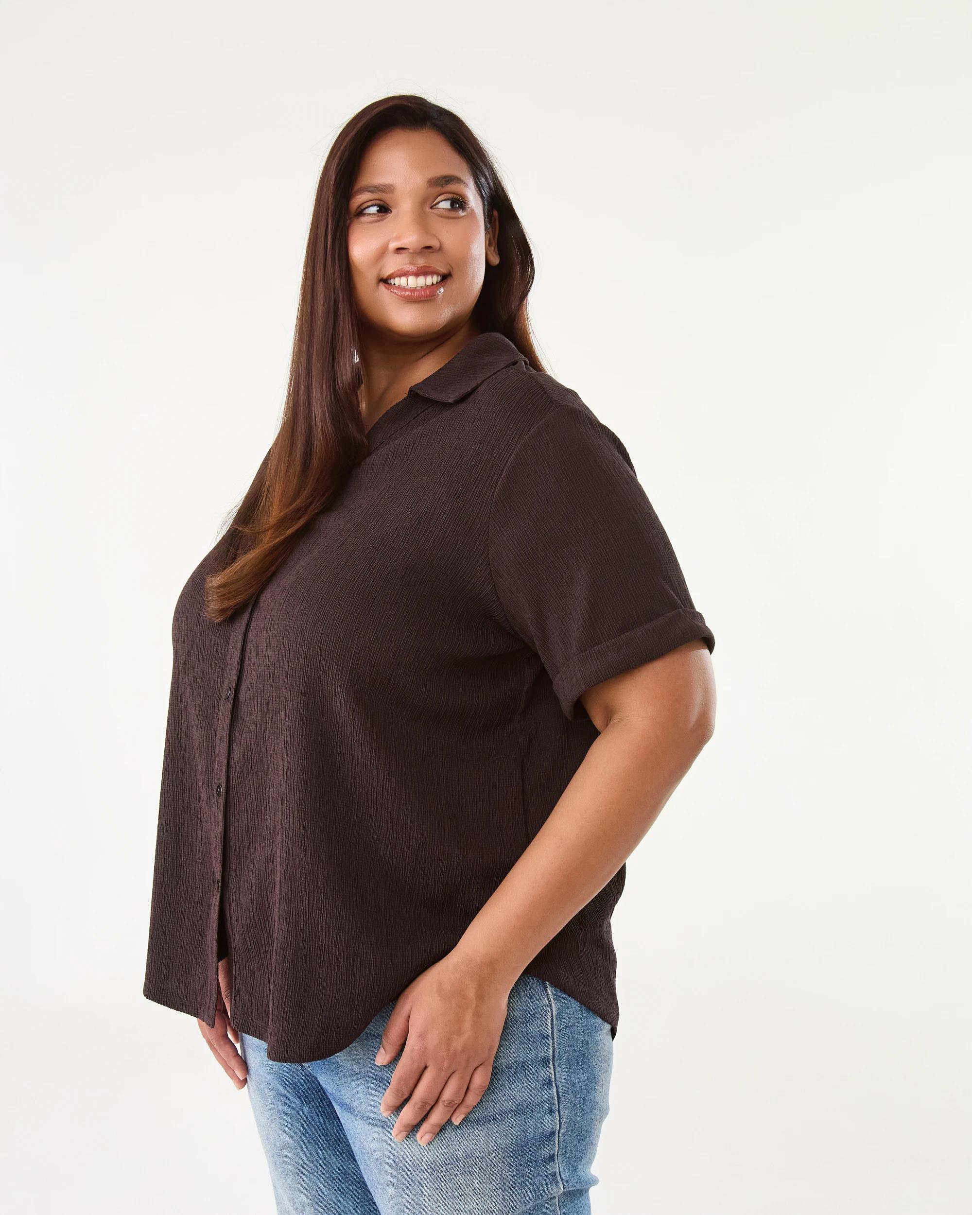 2 Curve Short Sleeve Texture Shirt Choc Plum, 2 of 6