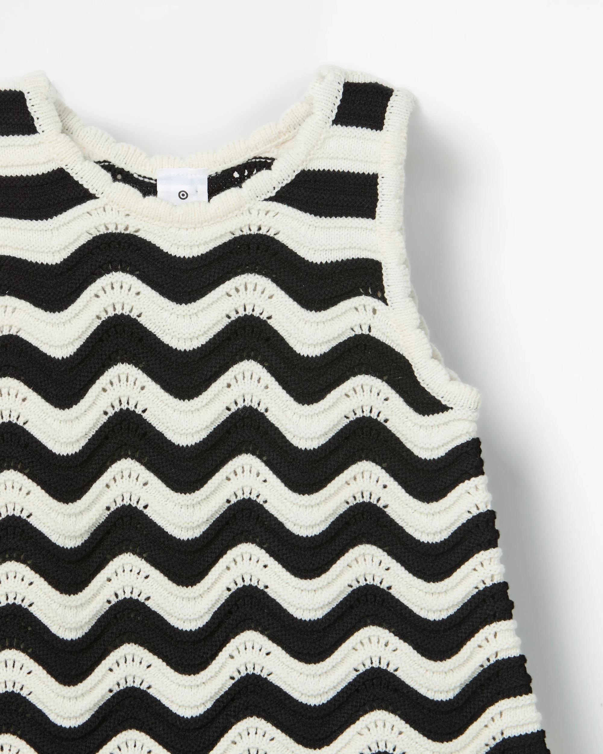 2 Target Kids Crochet Tank and Short 2 Piece Set BLACK AND WHITE, 2 of 3