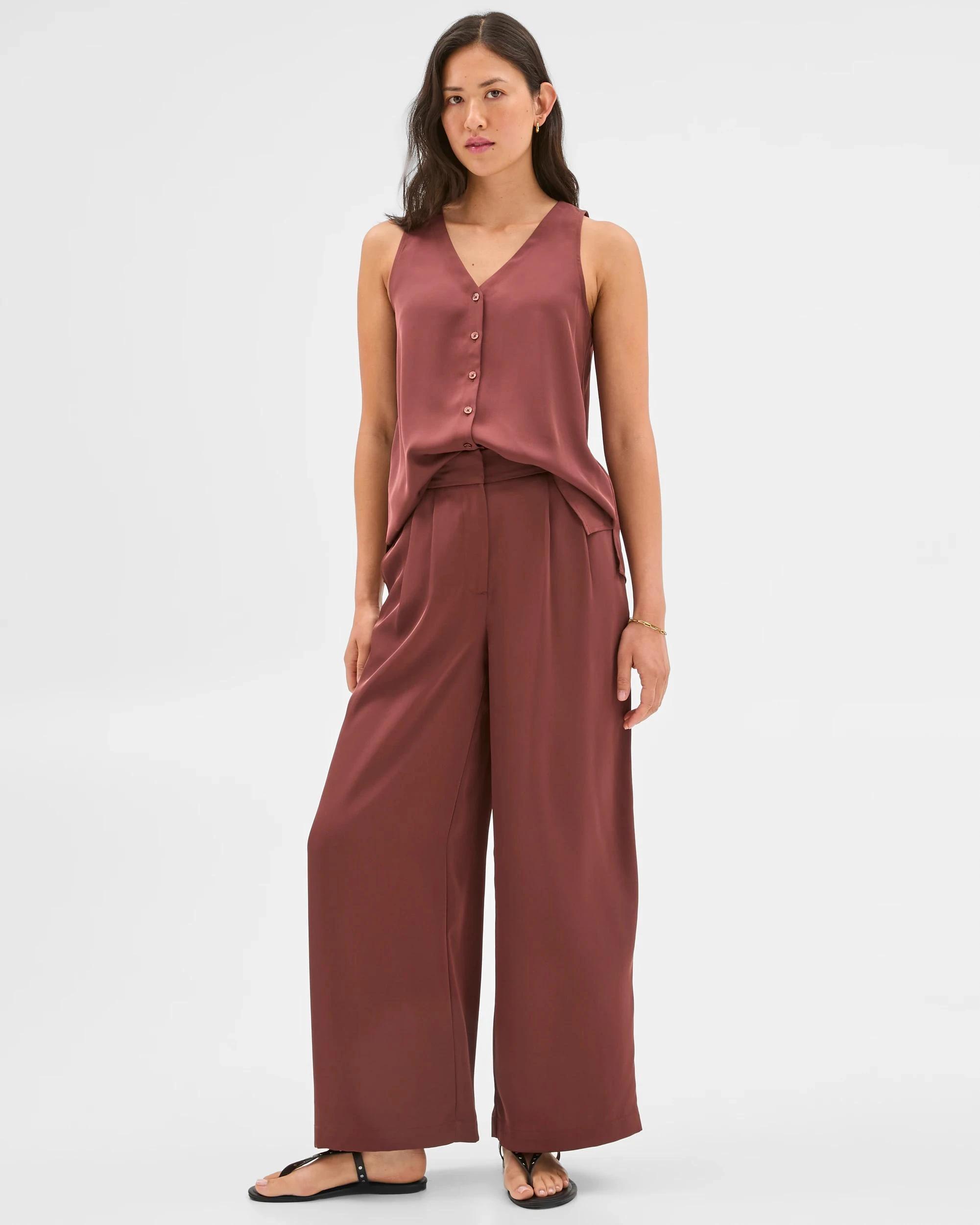 2 Pleat Front Pants - Preview RUM RAISIN, 2 of 6