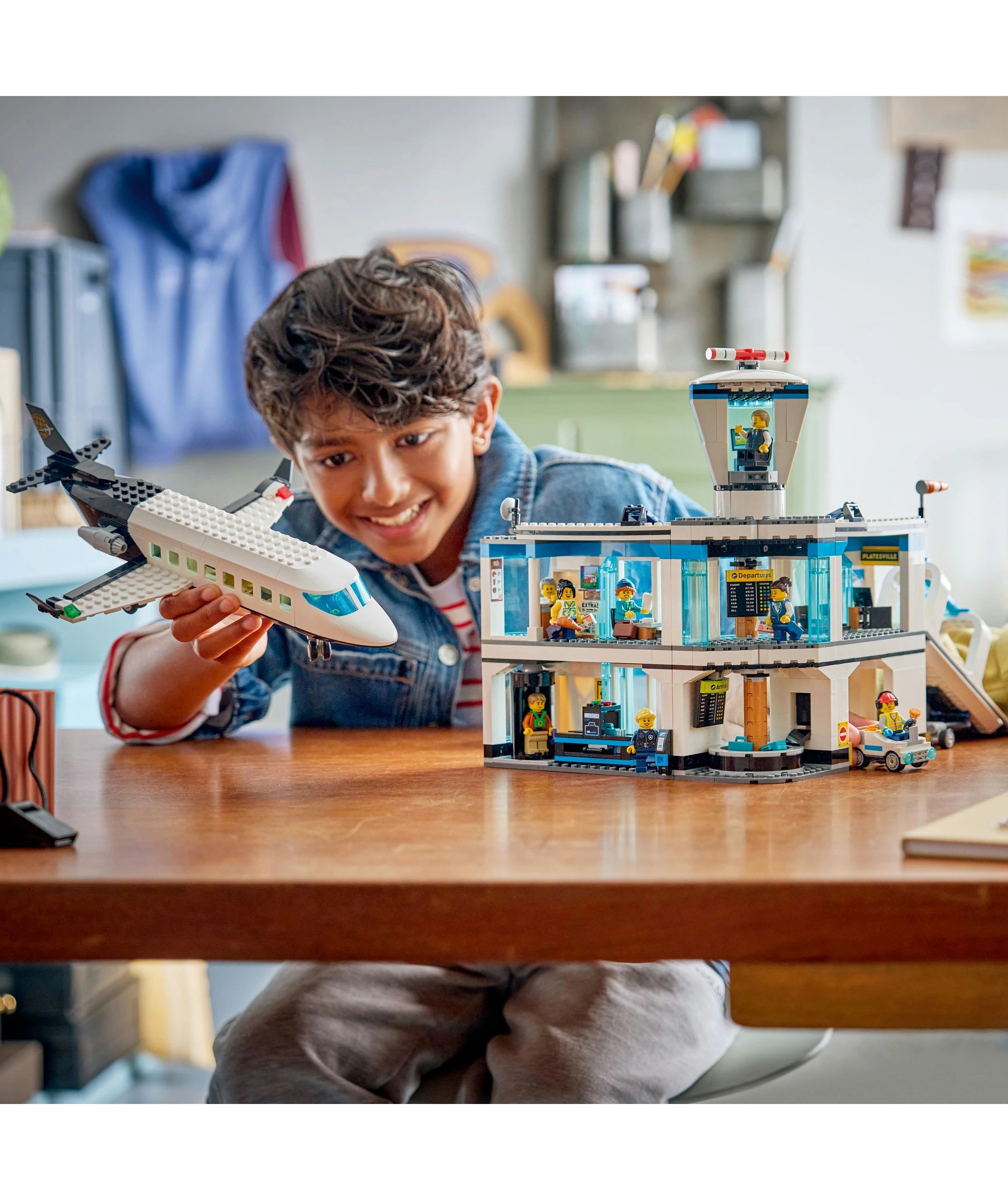 8 LEGO City Airport with Airplane 60502, 8 of 10