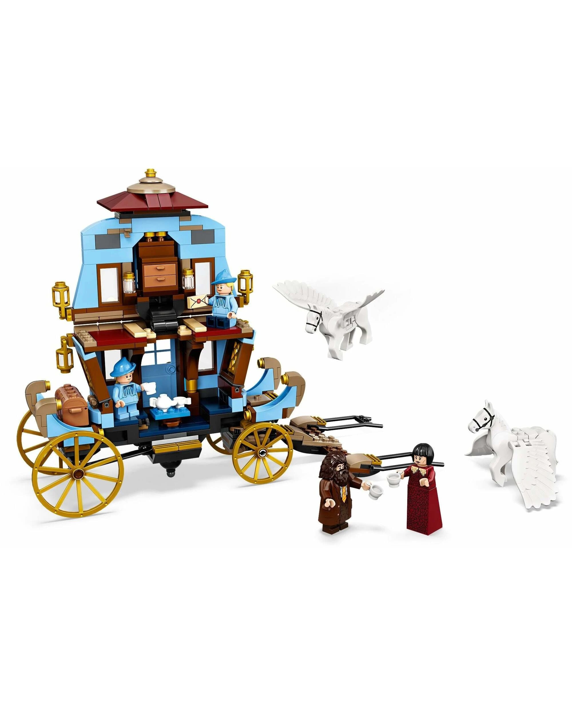 2 LEGO 75958 Harry Potter Beauxbatons' Carriage: Arrival at Hogwarts, 2 of 5