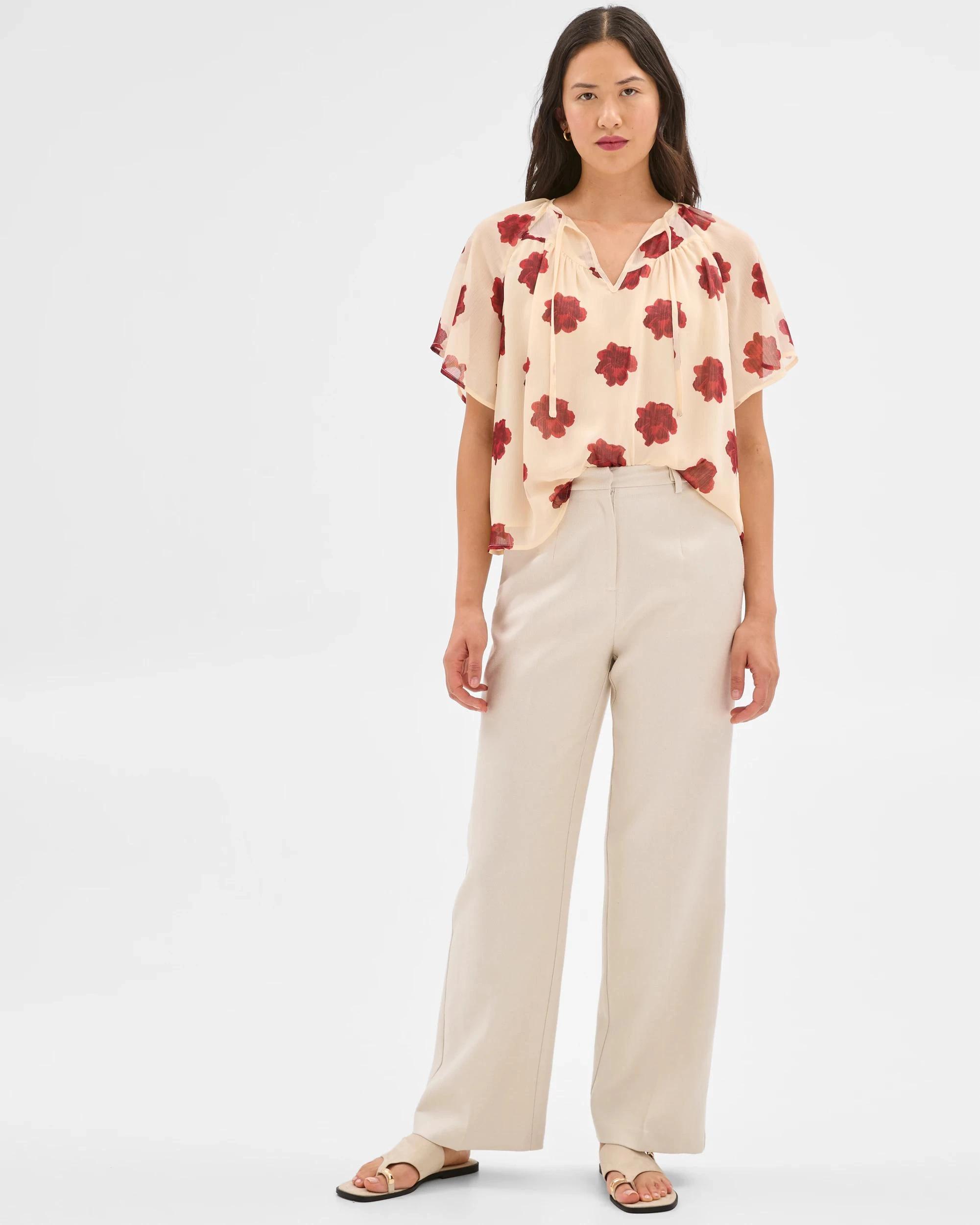 4 Tie Front Top - Preview CRIMSON FLORAL, 4 of 5