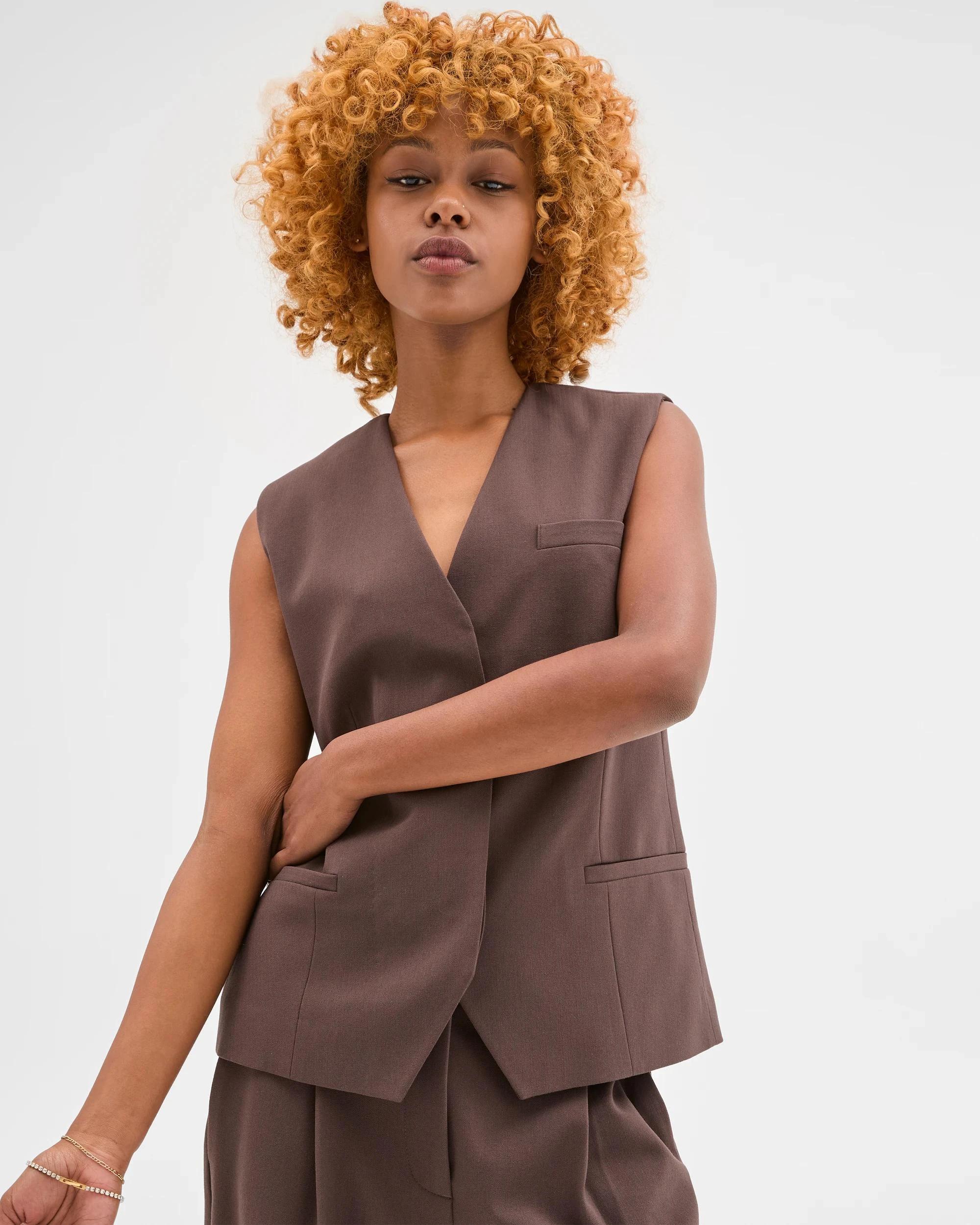 2 Target Petites Petites Sleeveless Tailored Vest BRACKEN, 2 of 5