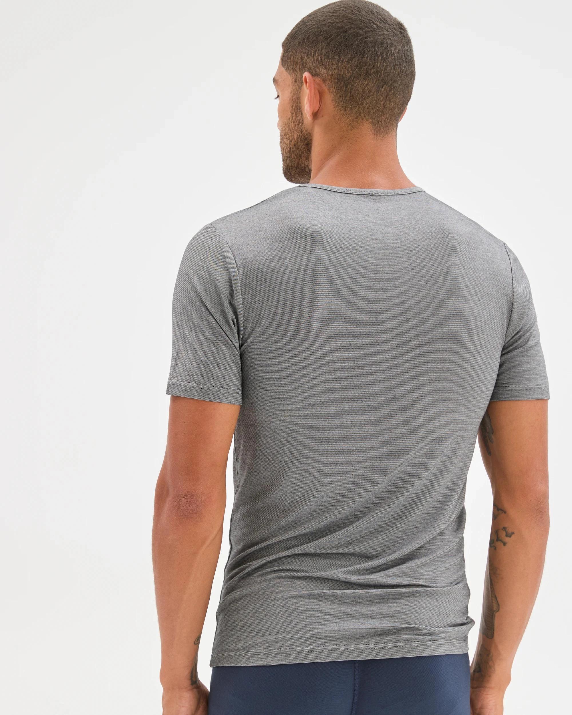 5 Maxx Heat Innovation Short Sleeve Thermal Top CHARCOAL, 5 of 6