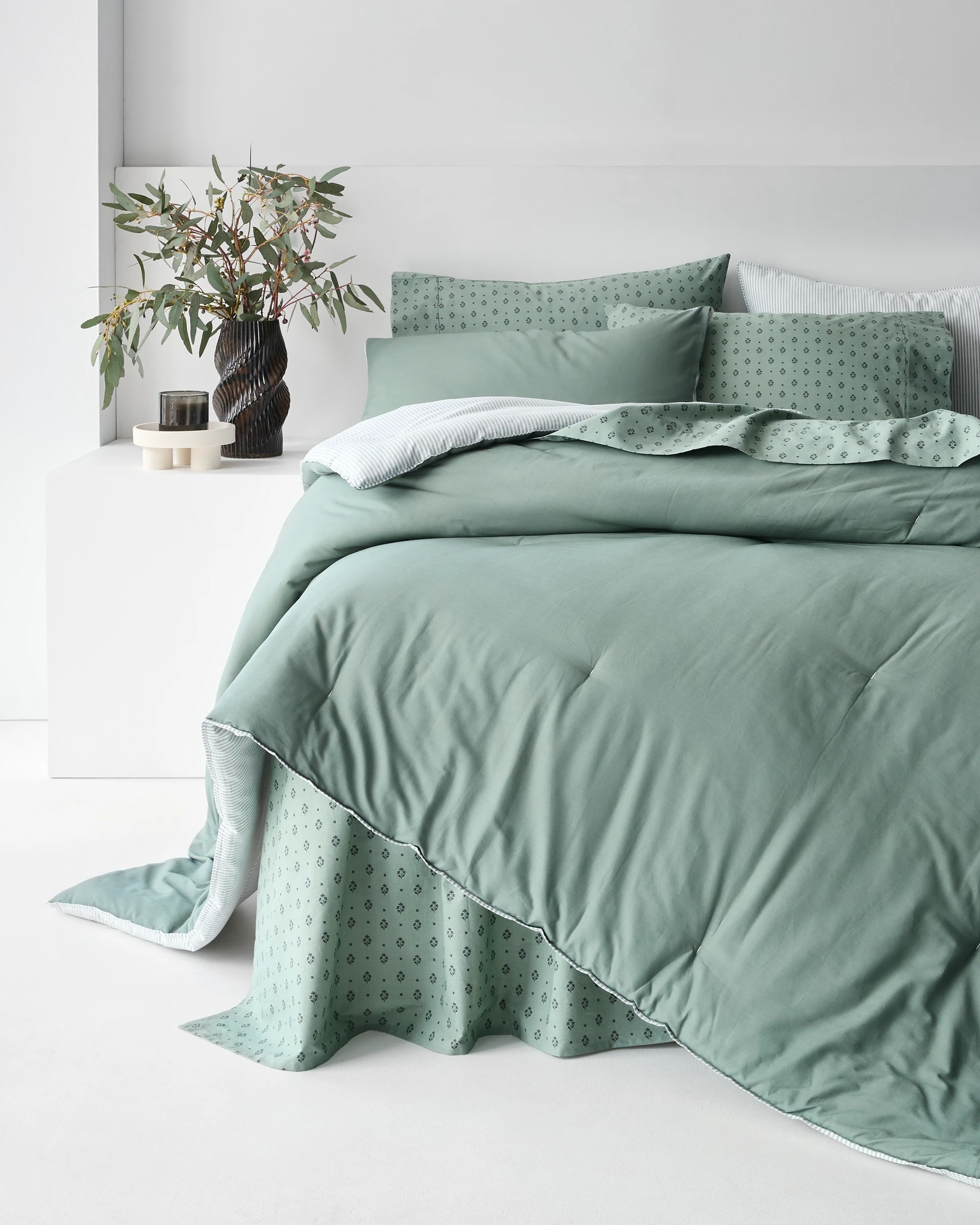 2 Target Hampton Comforter Set - King Bed - Green, 2 of 10