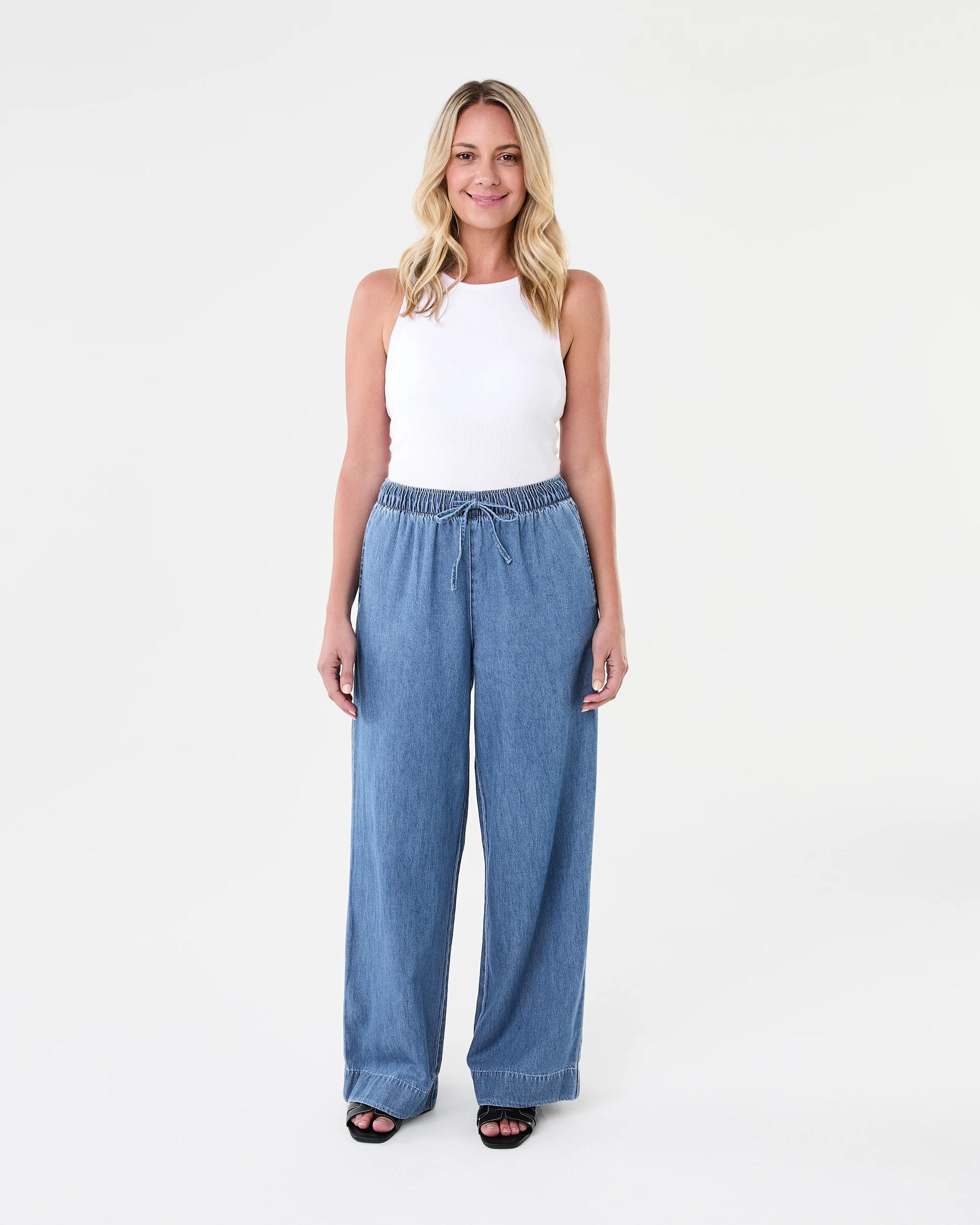 9 Comfort Wide Leg Jeans MID WASH, 9 of 11