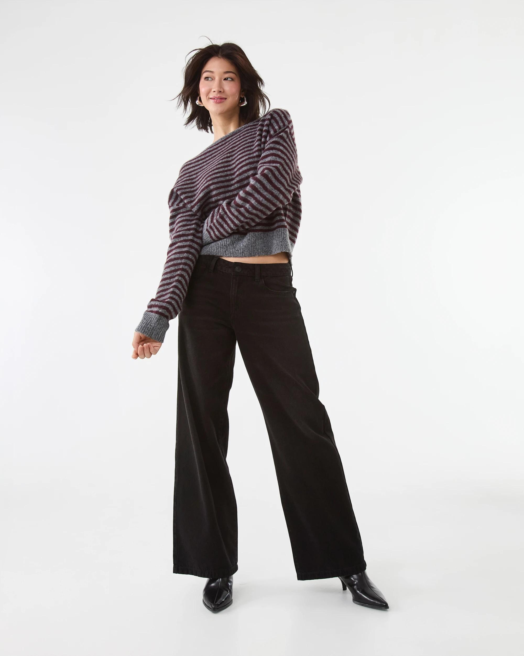 2 Low Rise Wide Leg Jeans Black Wash, 2 of 8