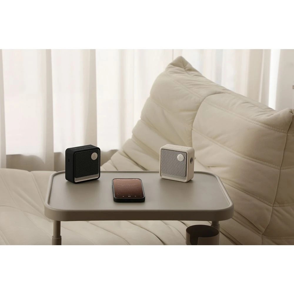 7 EDIFIER ES20 Portable Bluetooth Speaker Black, 7 of 8