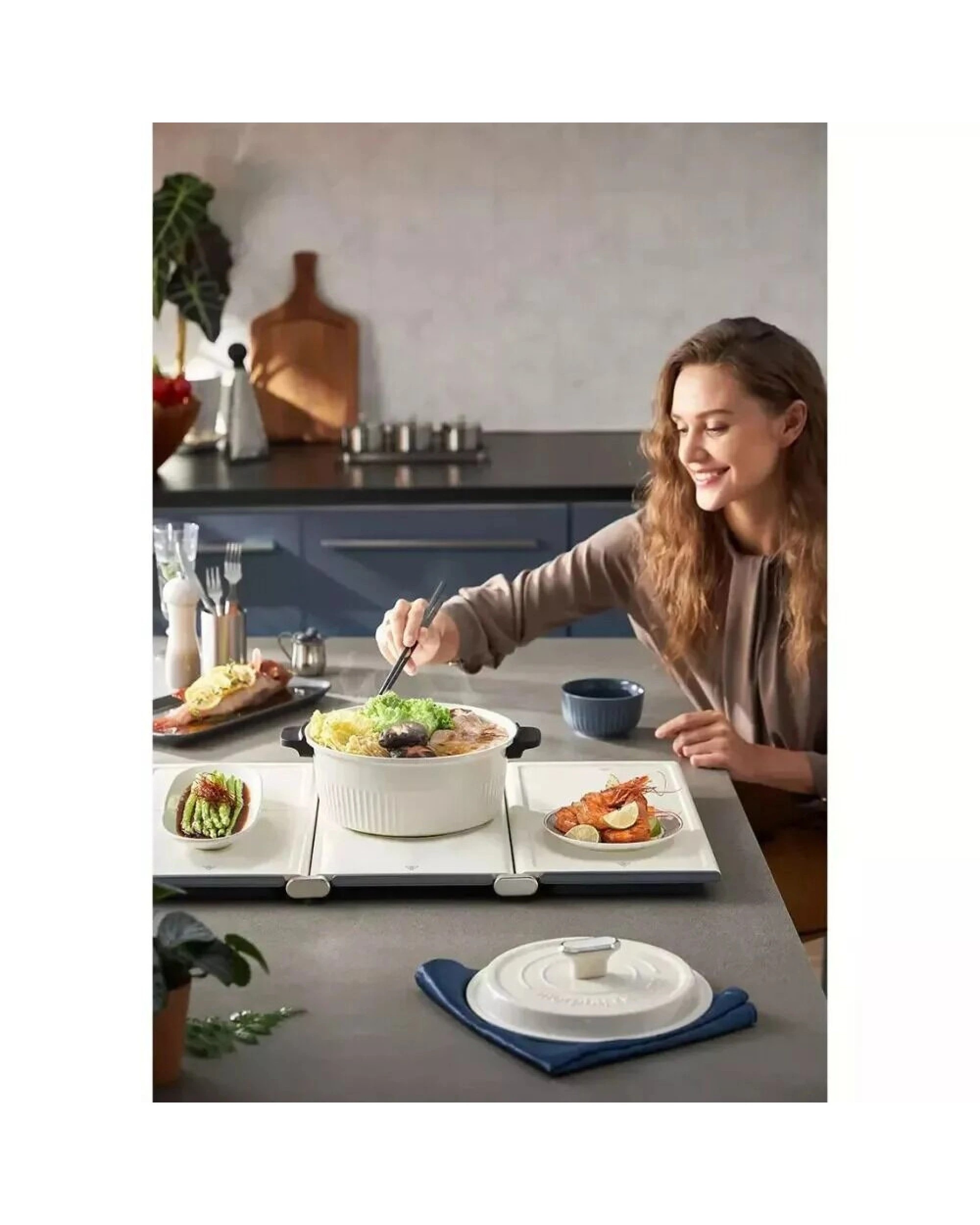 3 Morphy Richards Electric Foldable Food Warmer with Hot Plate, 3 of 8