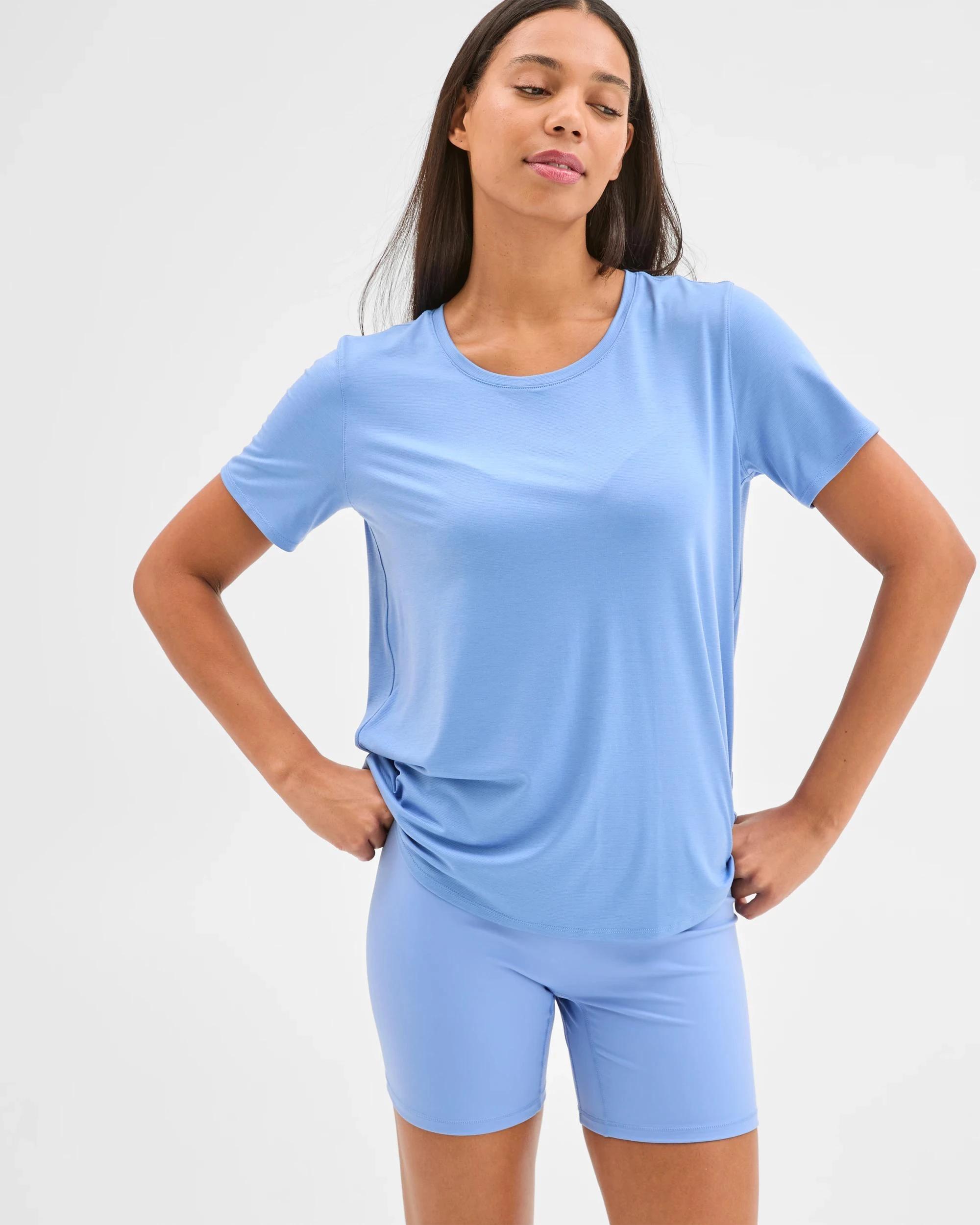 1 Target Active Twist Back Running T-Shirt SKY, 1 of 8